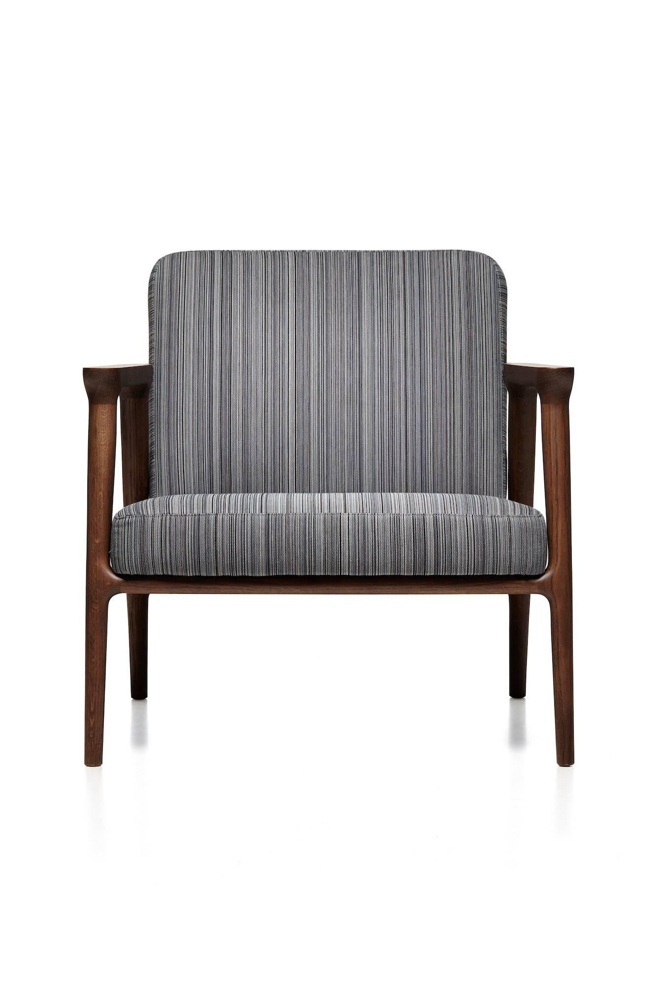 Dutch Moooi Zio Lounge Chair and Ottoman in Stained Solid Oak and Fabric or Leather For Sale