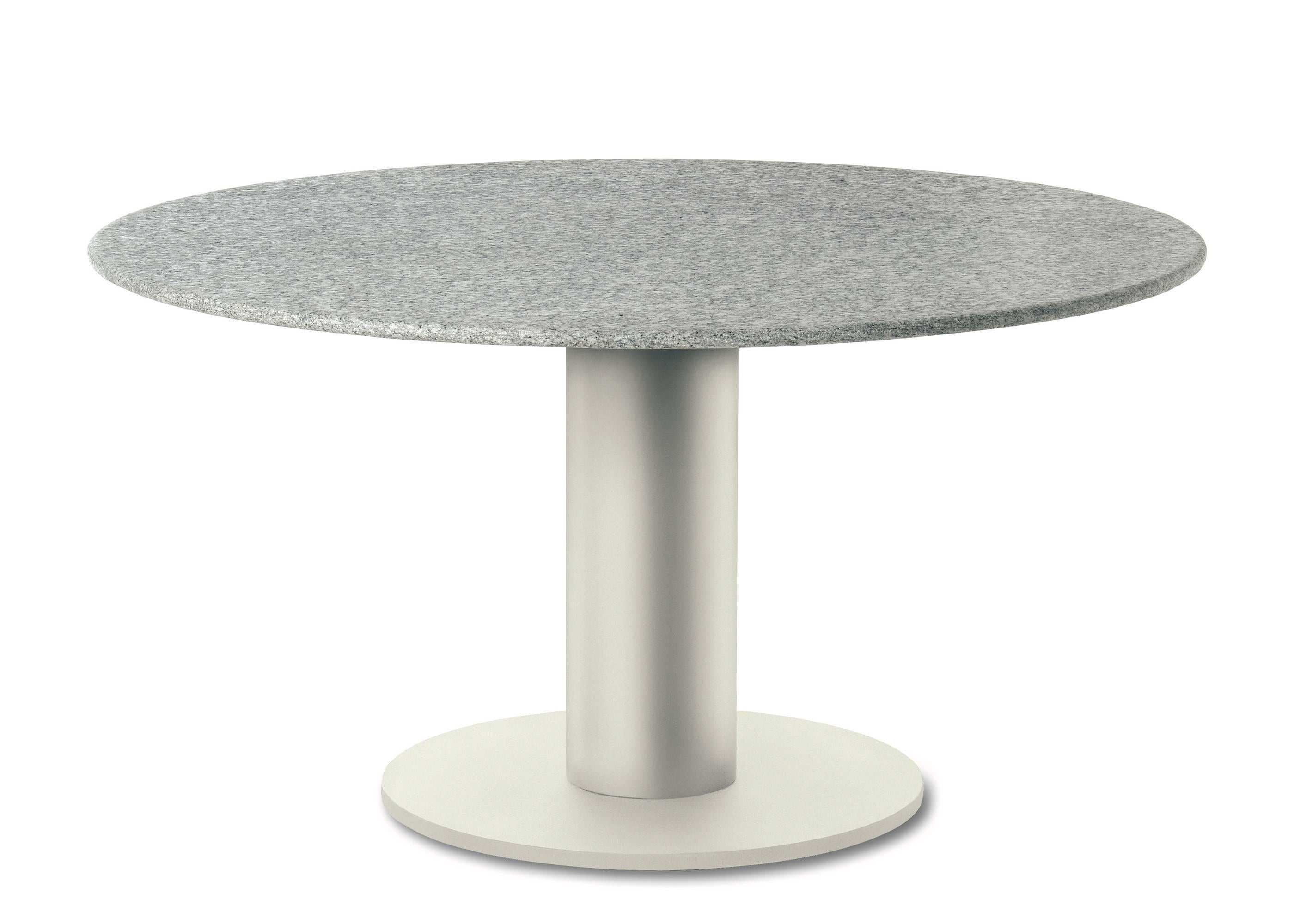 The sculptural form of the Platter table by Roda is expression of timeless beauty, in which a lacquered metal pedestal plunged into the ground and the slender stone top outlines against the sky. A perfect mix of simple but defined lines with a