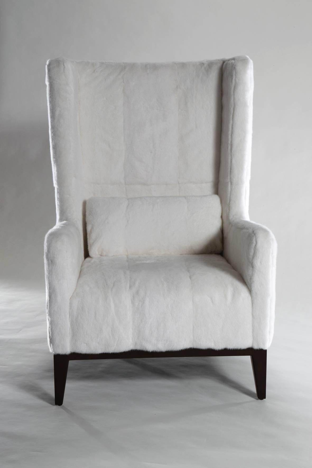 Cozy and luxurious armchair upholstered in white mink.
Also available in golden mink, sable, coyote or rex rabbit.
Our "Saint-Moritz" armchair is handcrafted in France with the finest materials and master workmanship.