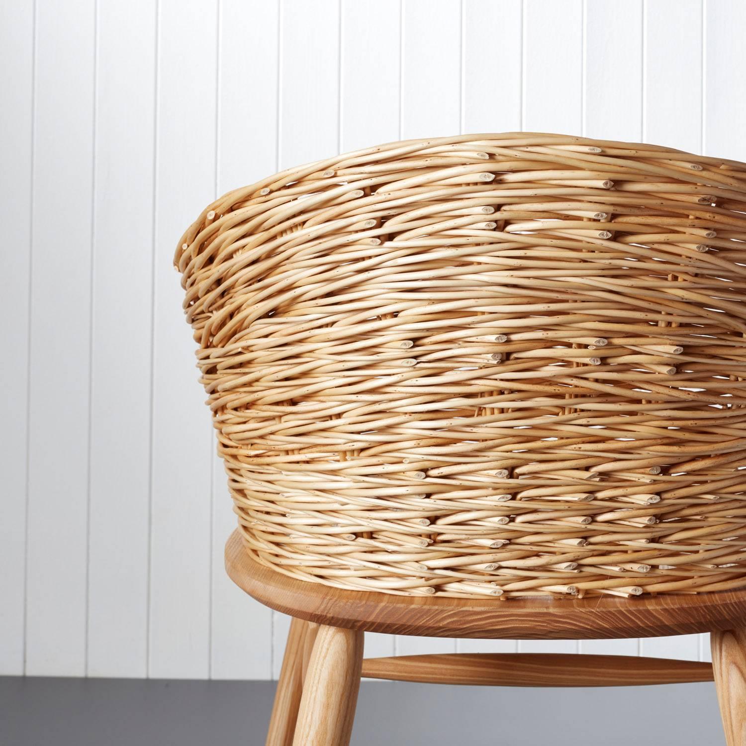 Handwoven Willow Ash Chair by Gareth Neal In New Condition For Sale In London, GB