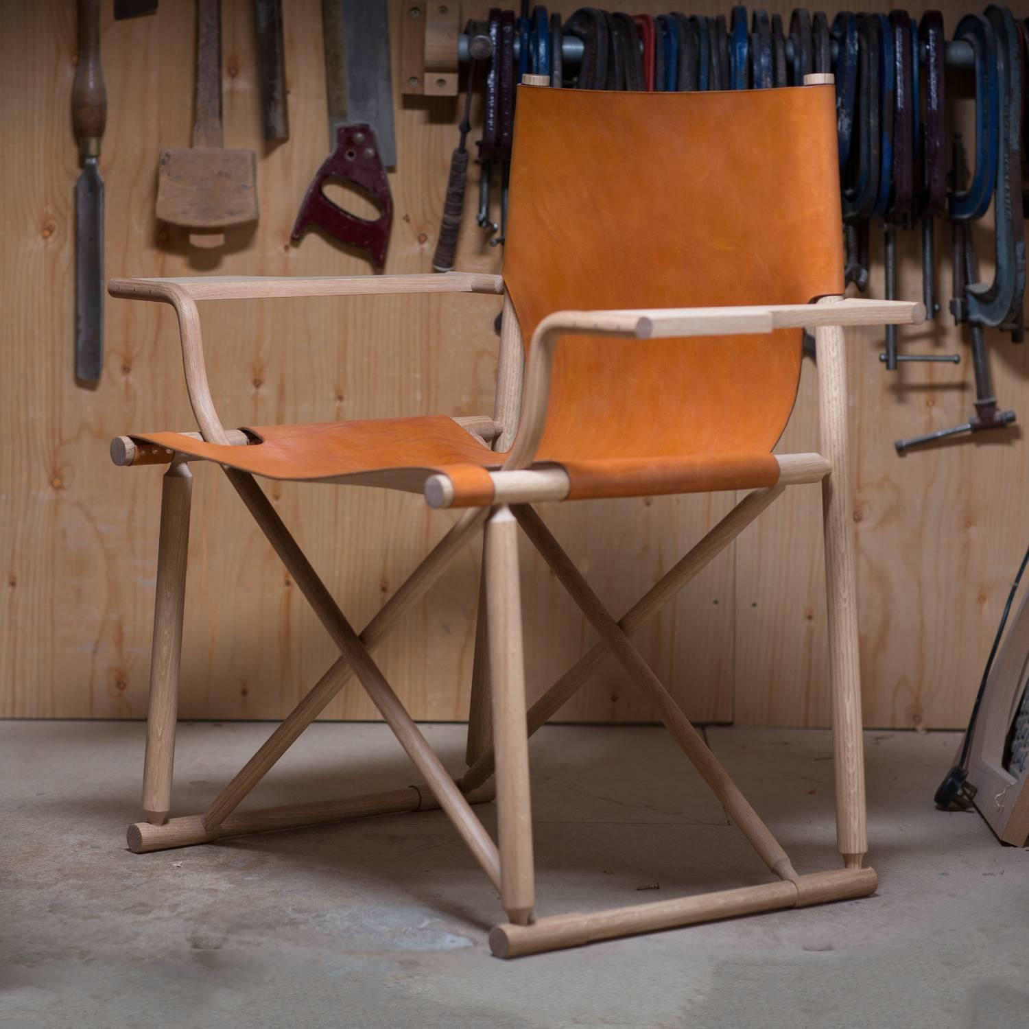 The dram chair by Gareth Neal is an exclusive piece between the new craftsmen and Scottish whiskey Glenlivet. Made of oak and oak bark-tanned leather with copper detailing, the chair has been designed to aid the pleasure of enjoying a dram, with the