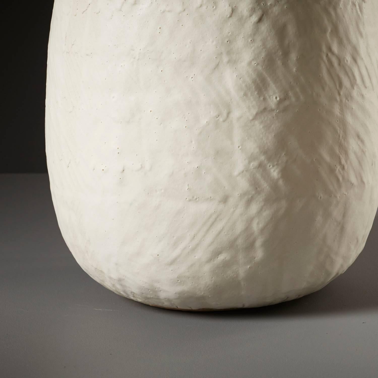 Large Handmade White Ceramic Stoneware Vase by Daniel Reynolds the New Craftsmen In New Condition For Sale In London, GB