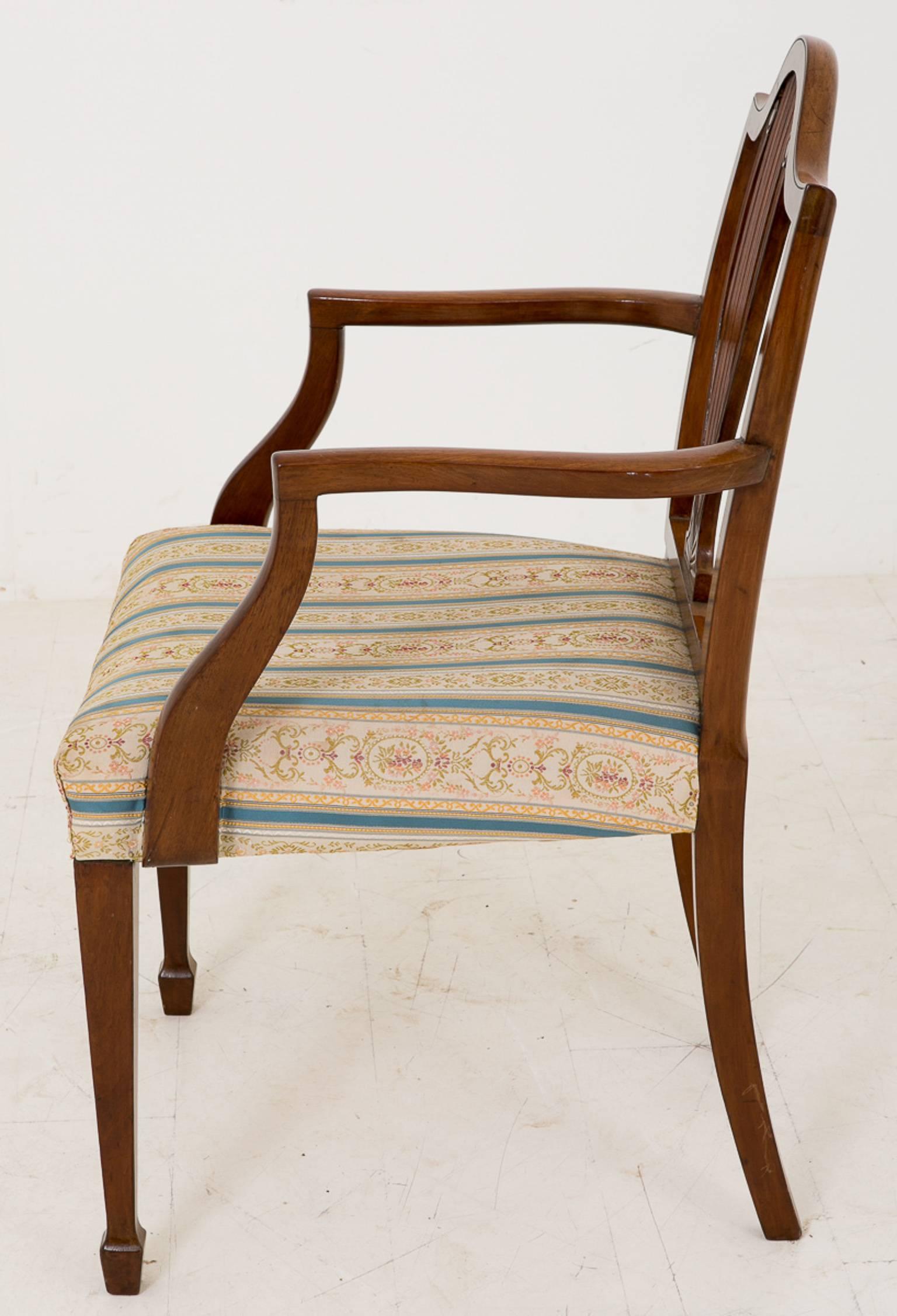 Set of Eight Hepplewhite Influenced Chairs In Good Condition For Sale In Norwich, Norfolk