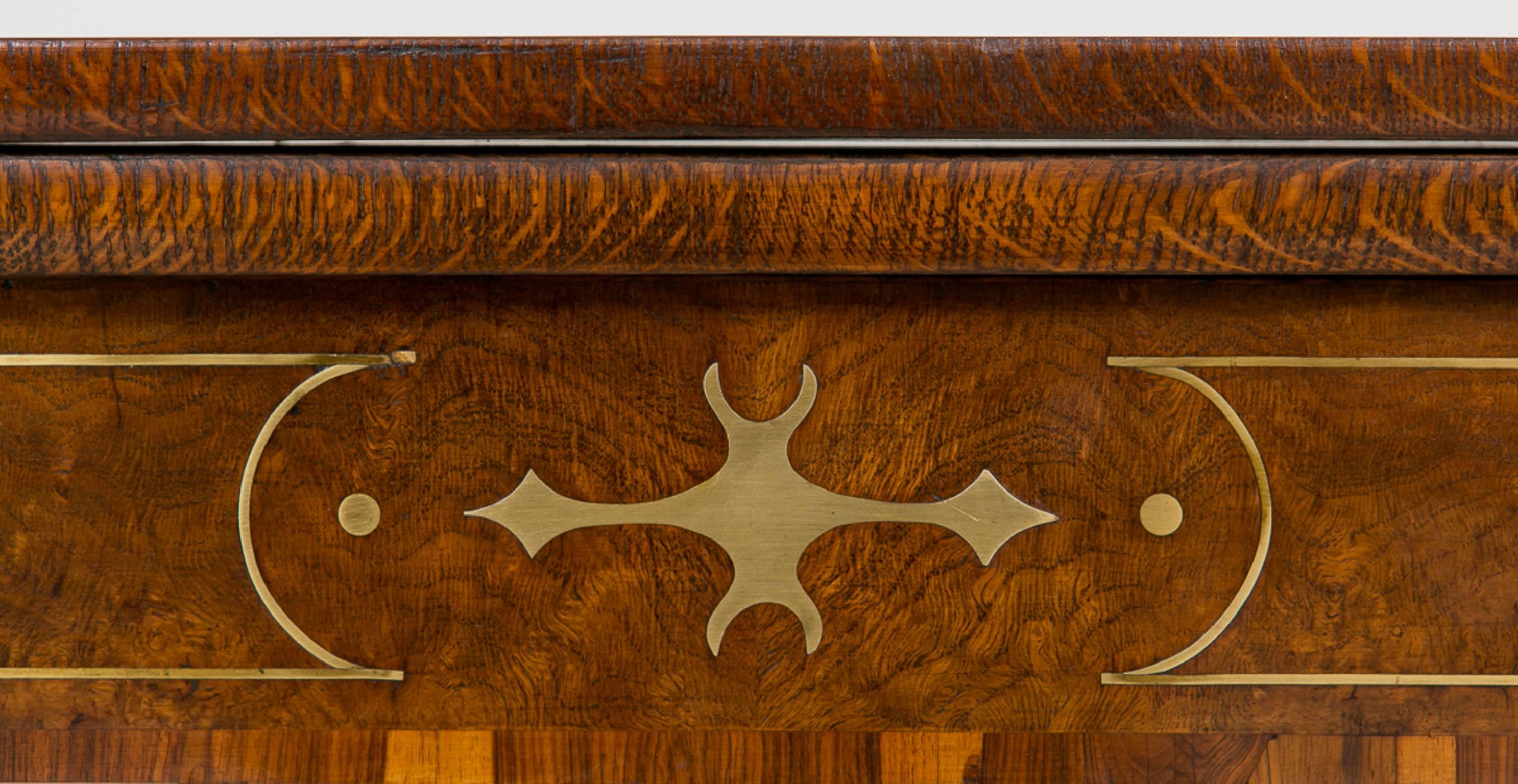 Stunning Regency Hand Cut Brass Inlaid Pollard Oak Tea Table For Sale 1