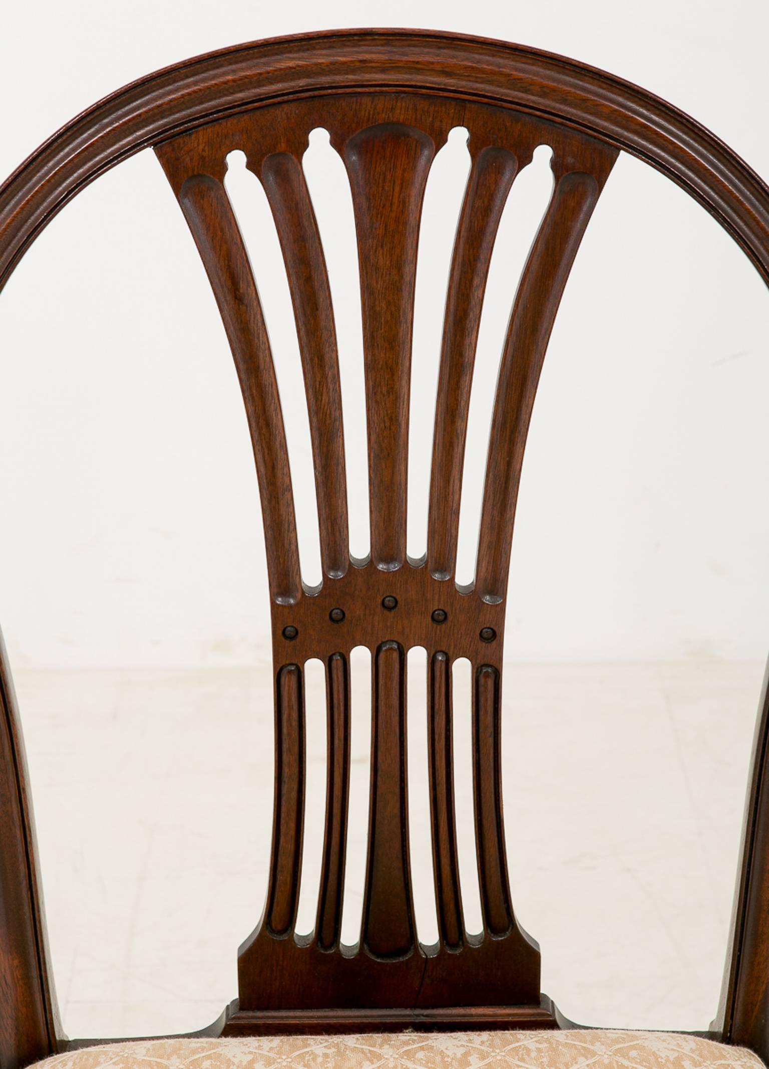Set of Ten Mahogany Hepplewhite Influenced Dining Chairs In Good Condition For Sale In Norwich, Norfolk