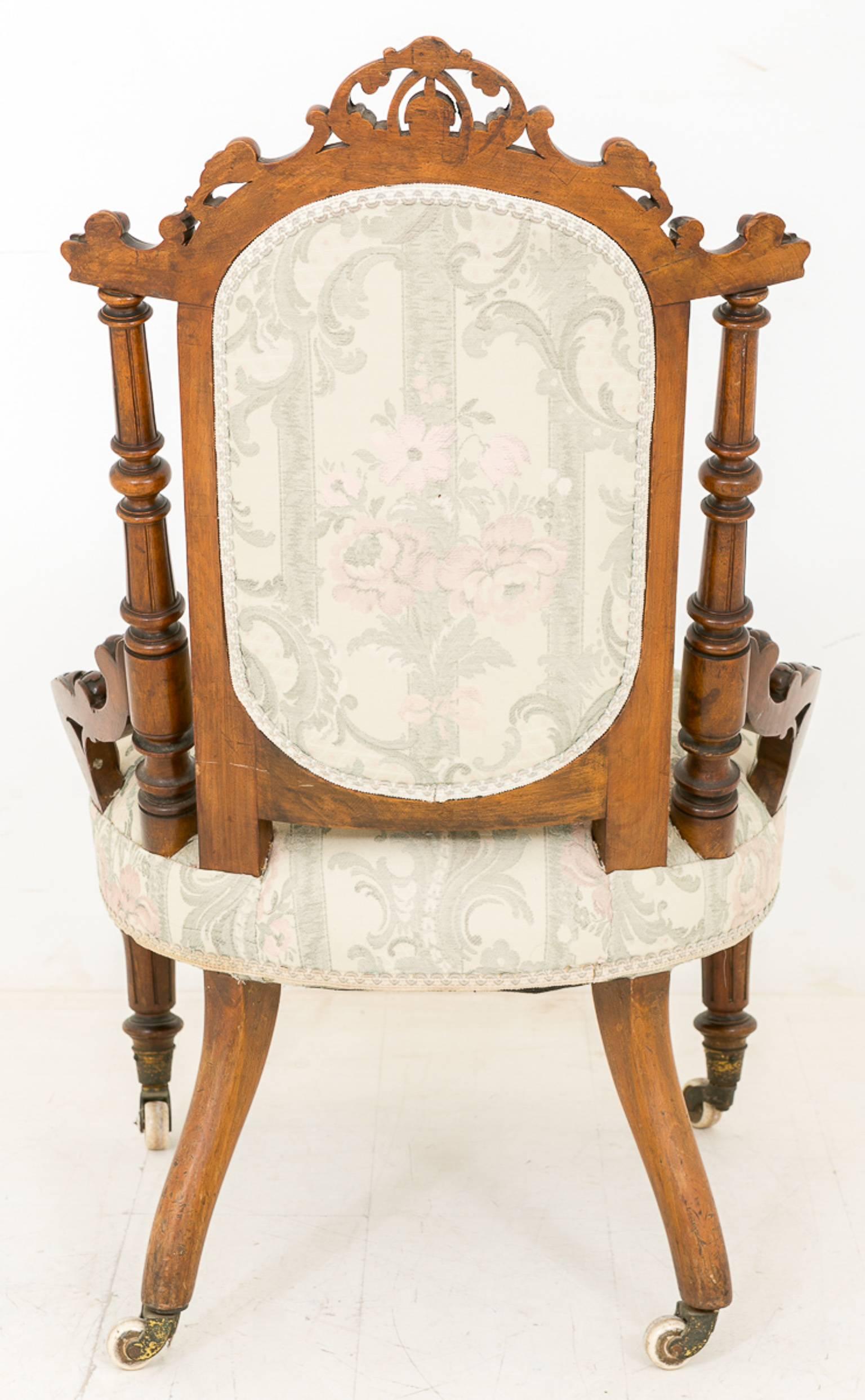 Mid-19th Century Pair of Victorian Walnut His and Hers Salon Chairs For Sale