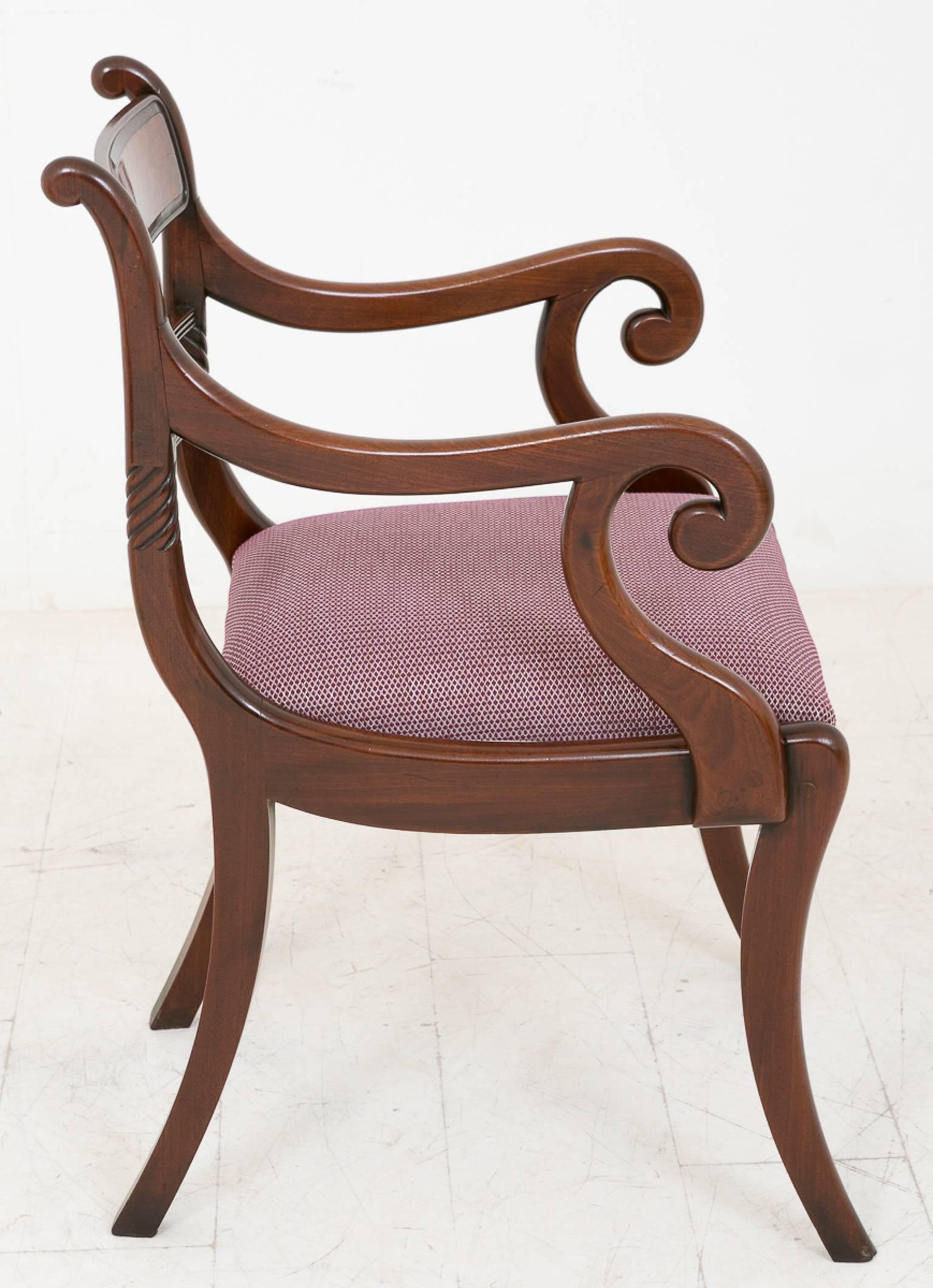 Early 19th Century Pair of Regency Mahogany Library Chairs For Sale