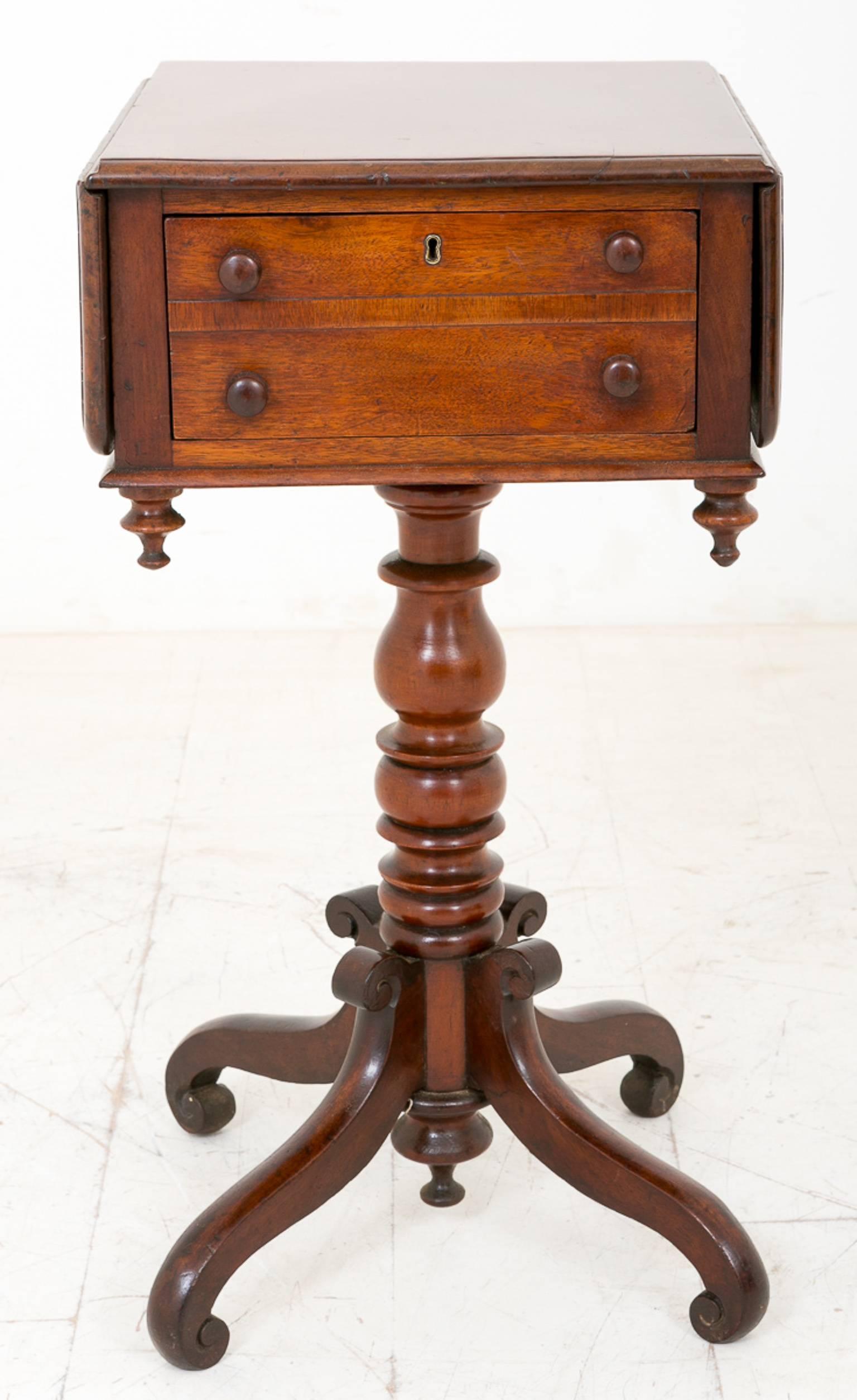 Mid-19th Century William IV Mahogany Occasional Table