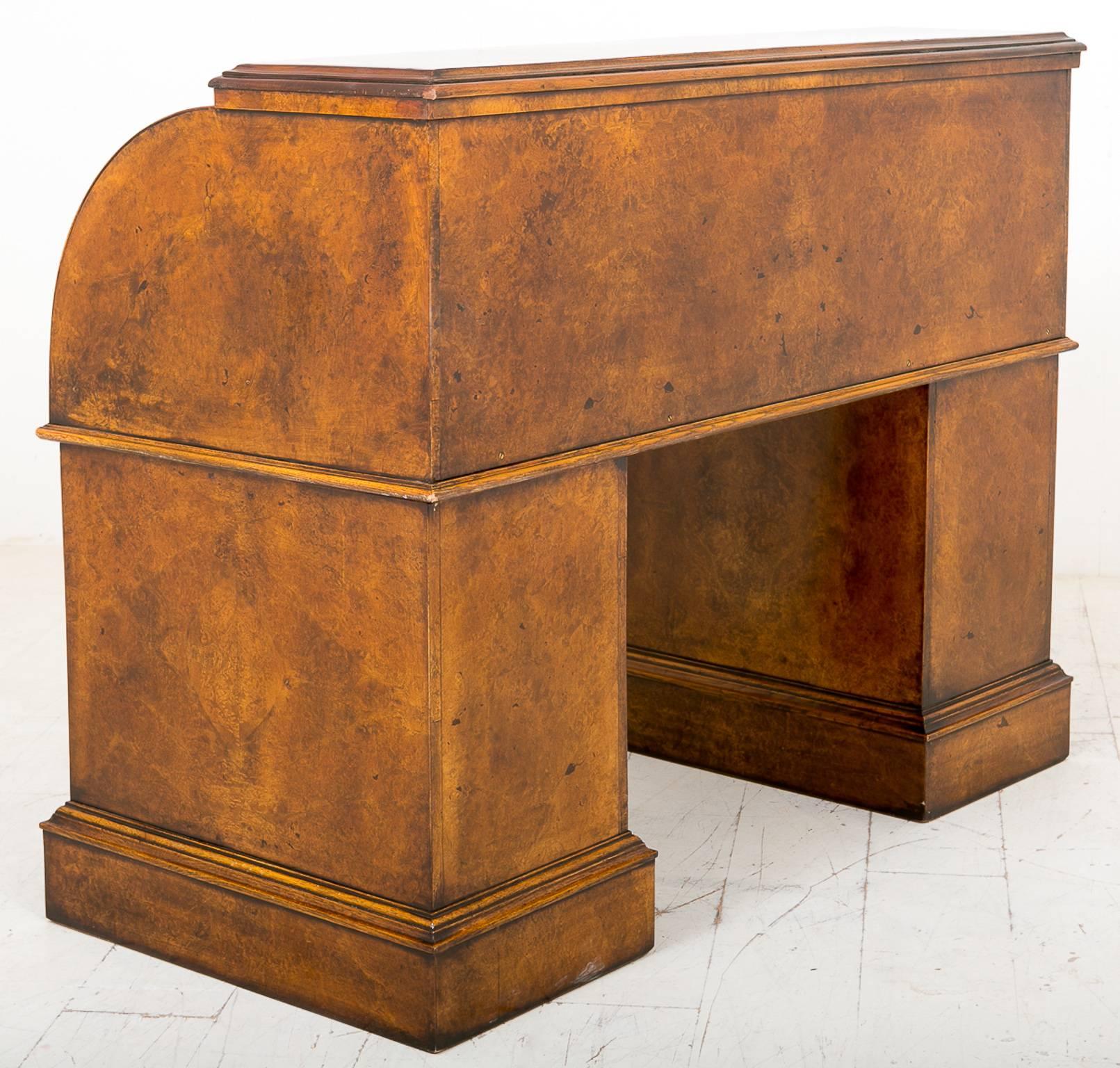 Mid-19th Century Stunning Victorian Burr Walnut Cylinder Desk For Sale