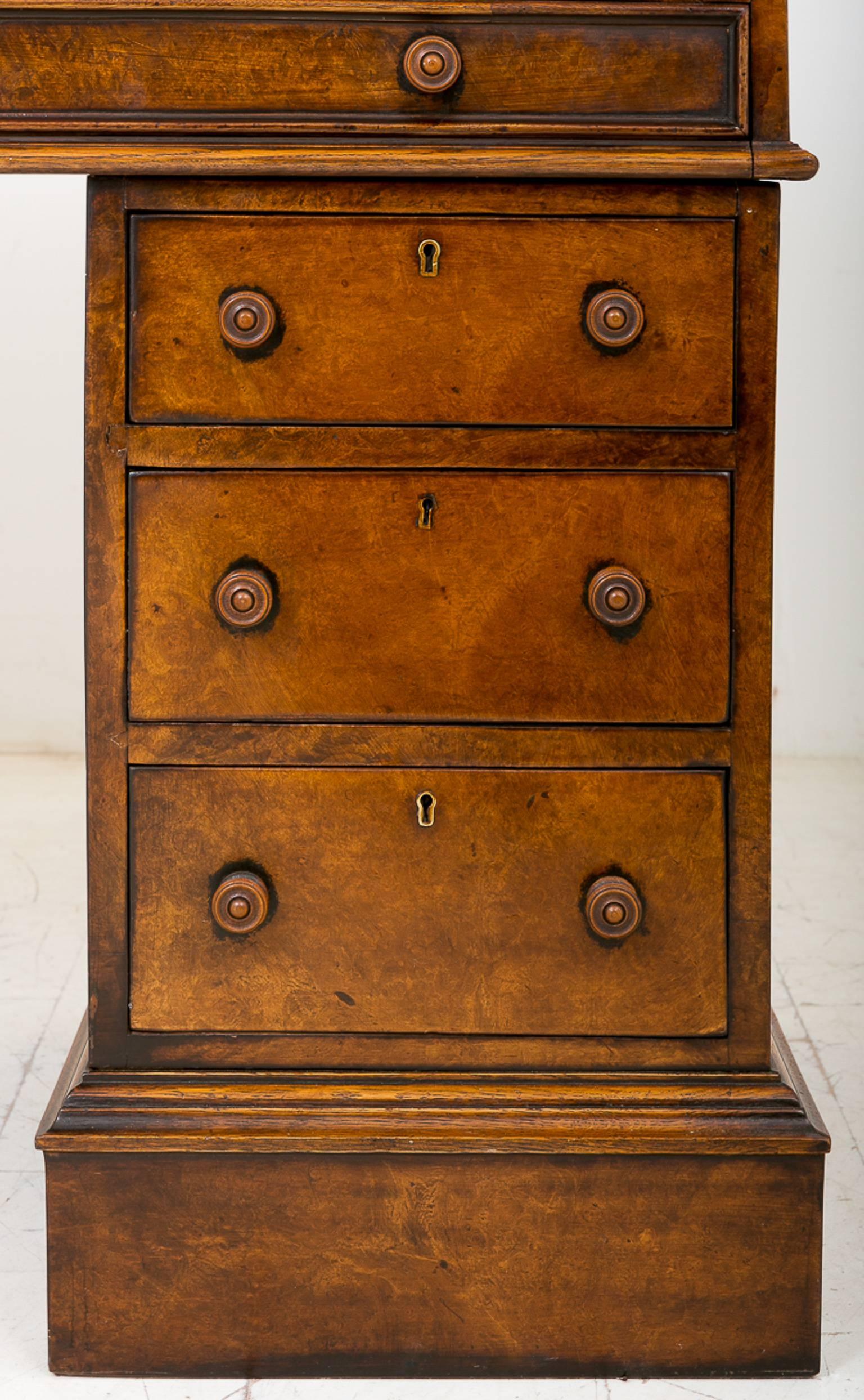 Stunning Victorian Burr Walnut Cylinder Desk For Sale 5