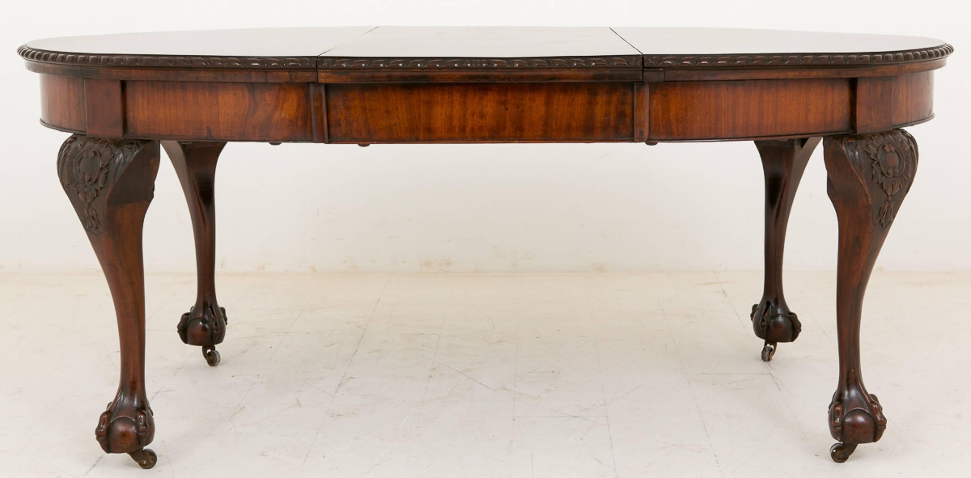 Late Victorian Mahogany Extending Dining Table For Sale 1