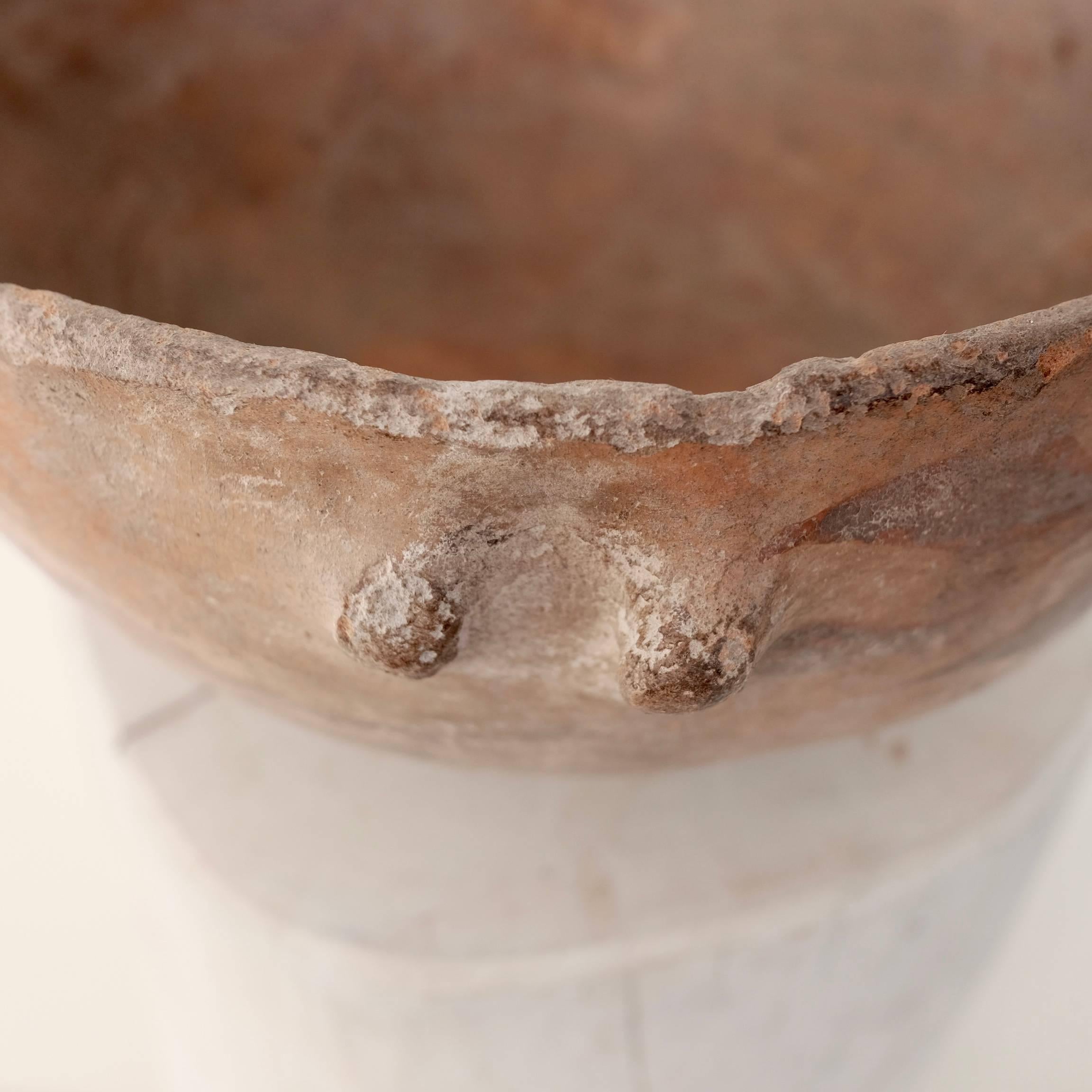 Early 20th Century Painted Ceramic Vessel from Guerrero, Mexico In Distressed Condition In San Miguel de Allende, Guanajuato