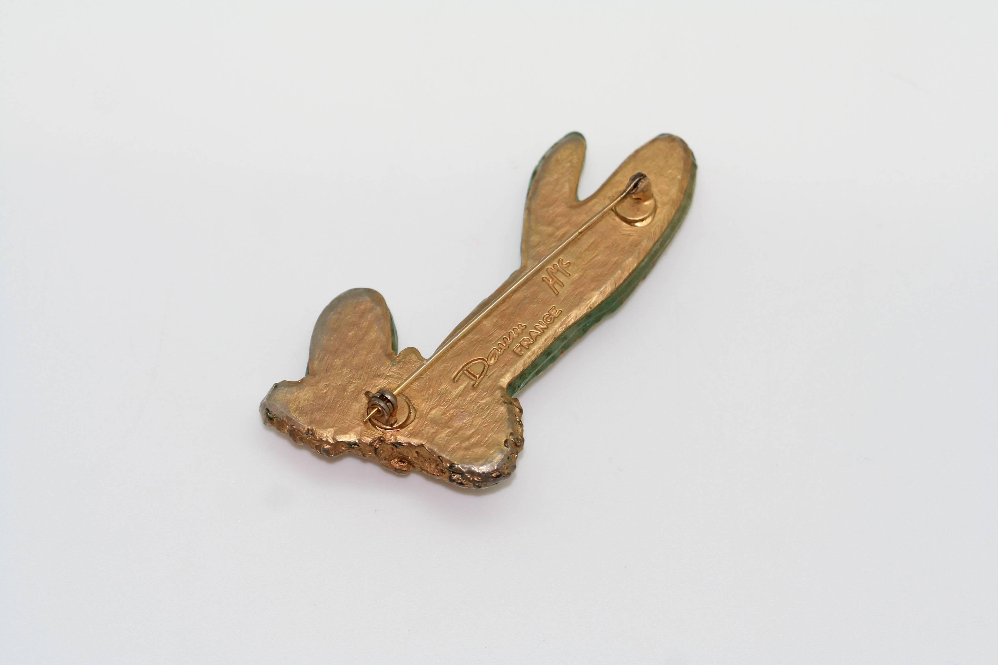 Daum, France Hilton McConnico Patte de Verre cristal figural cactus broche.