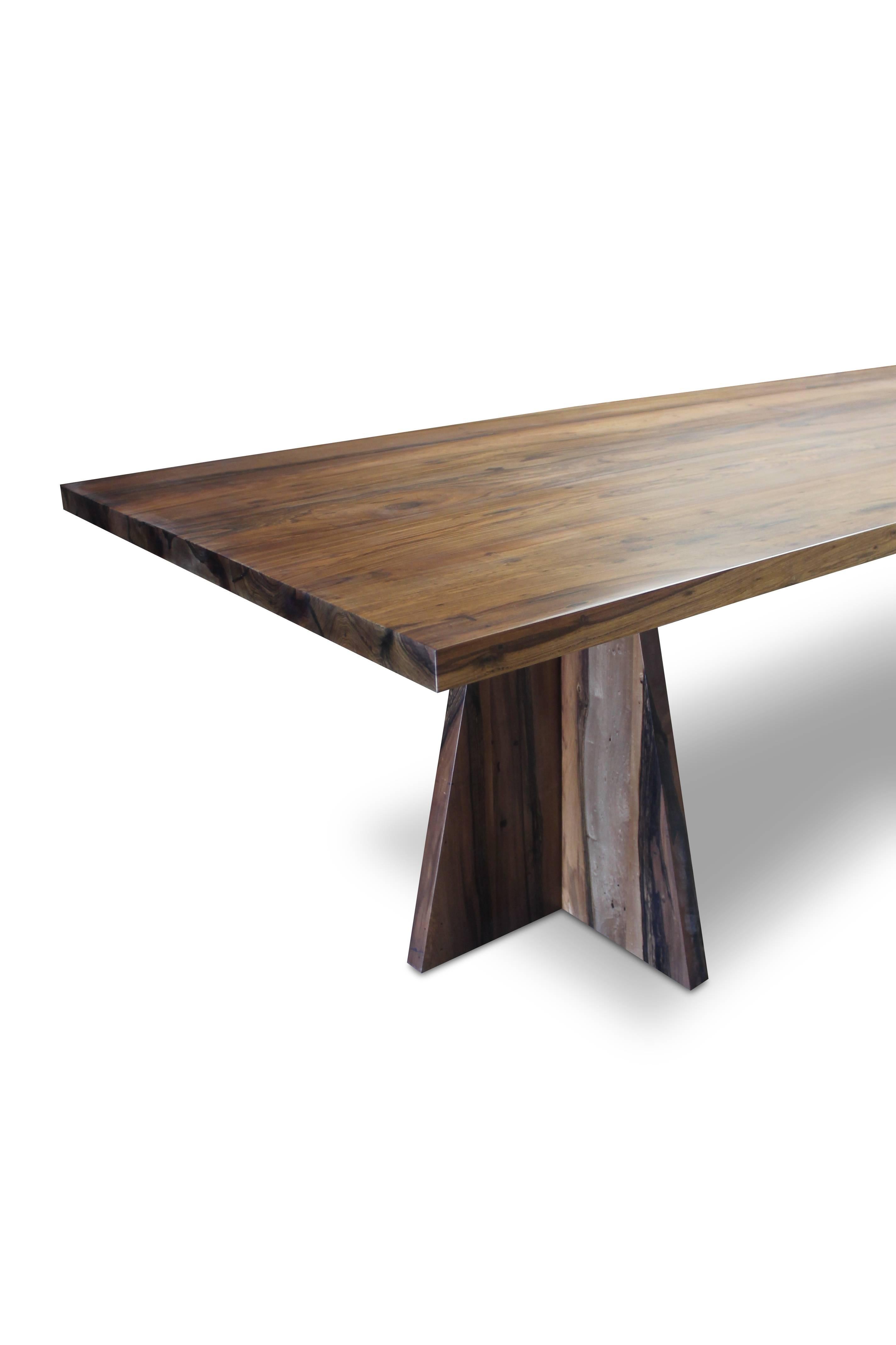 Modern Dining Pedestal Luca Table in Solid Argentine Rosewood from Costantini In New Condition In New York, NY