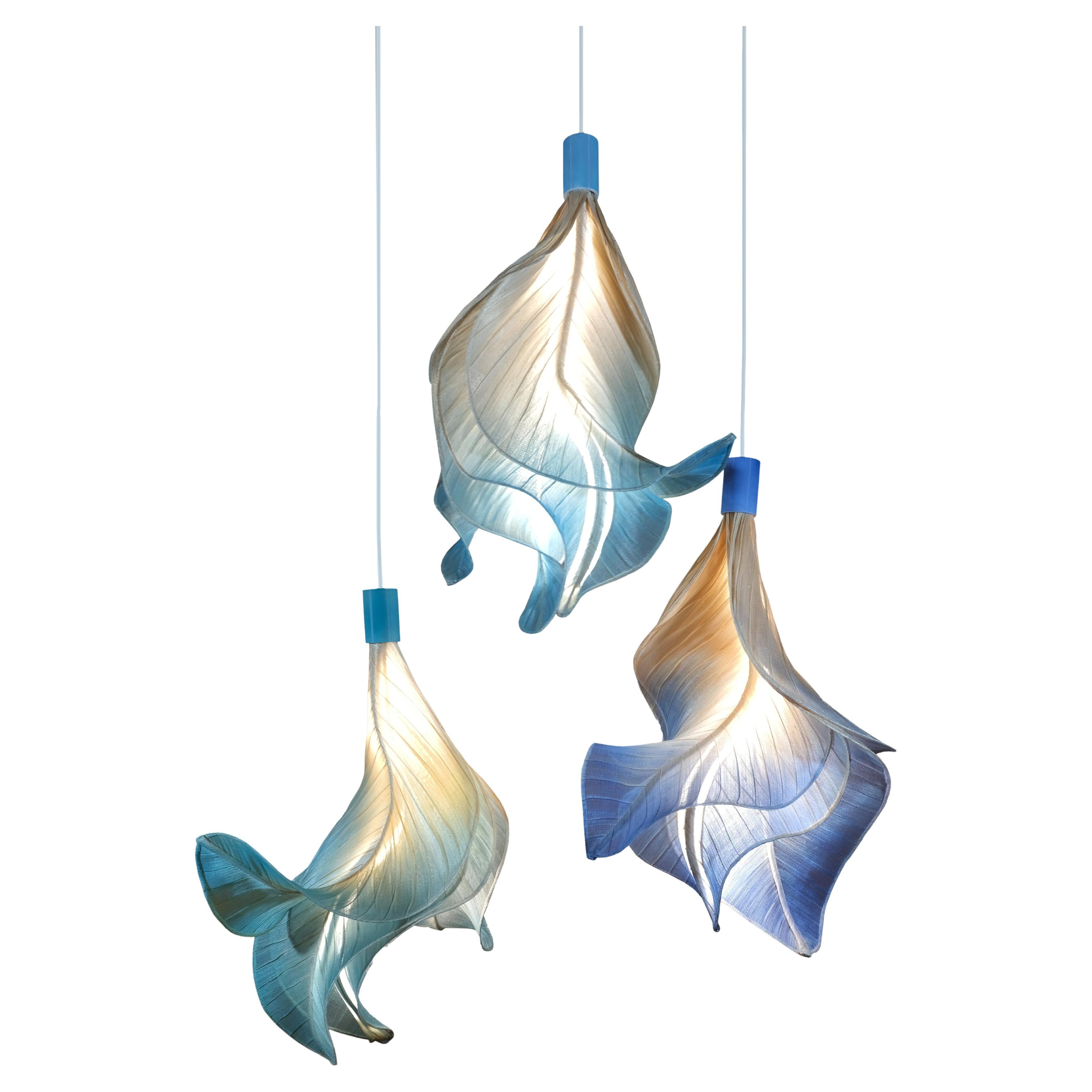 Moderne handbemalte Stoff-Pendelleuchte aus Studio Mirei, Sirenetta (Set von 3) im Angebot