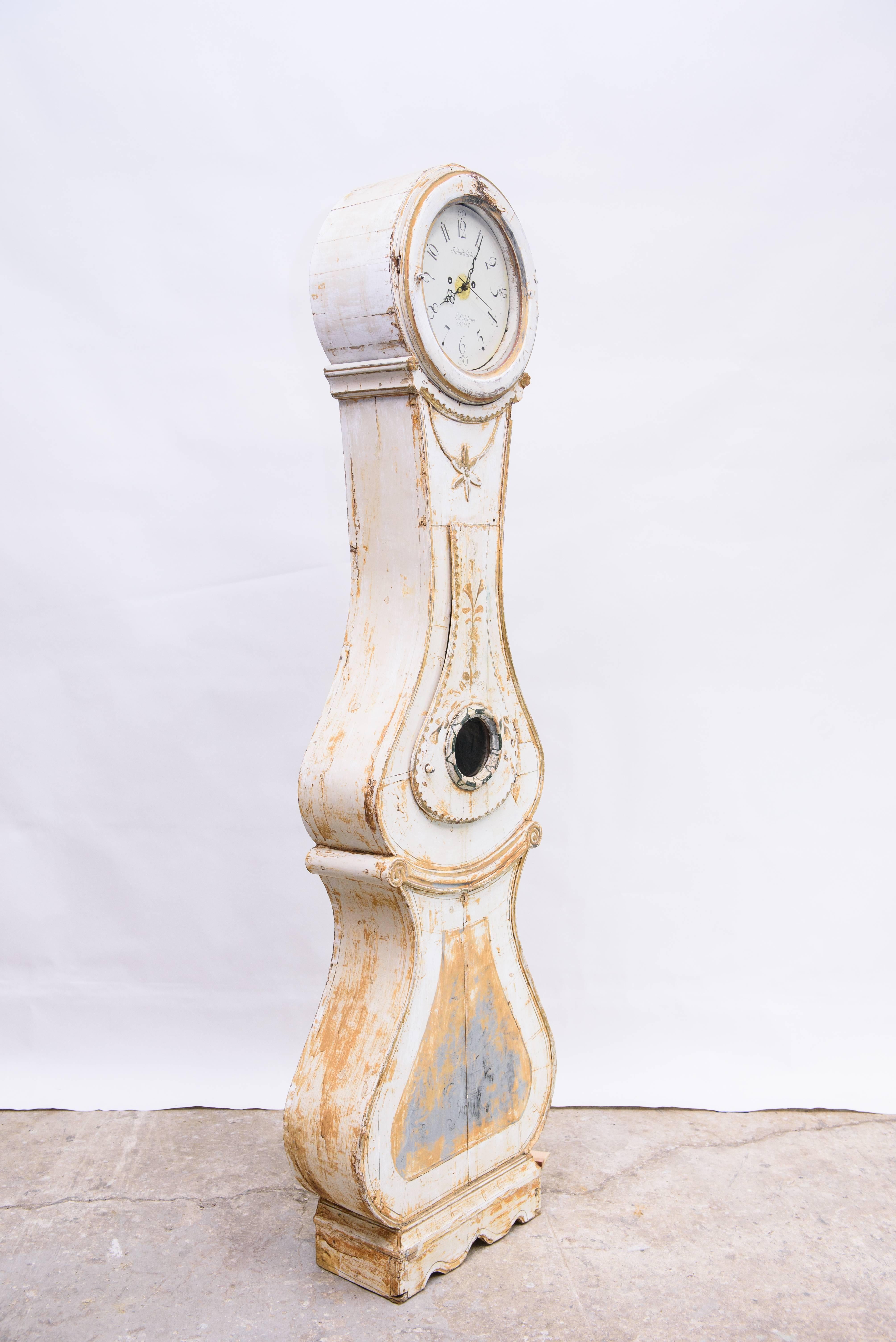 This is a 100% original painted Swedish Mora clock, actually the style of this case is called 