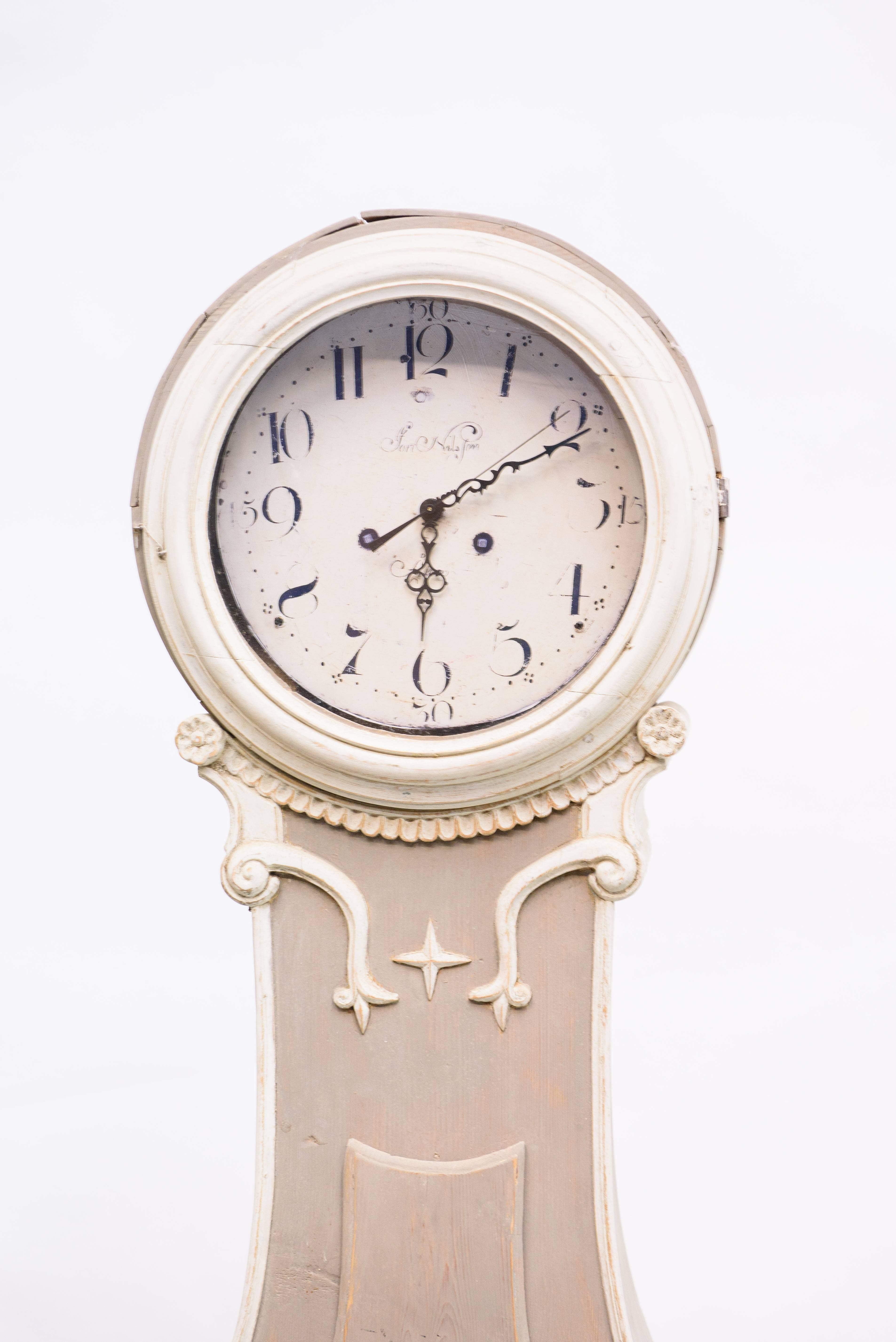 This is a restored and repainted Swedish Mora clock, actually the style of this case is called 