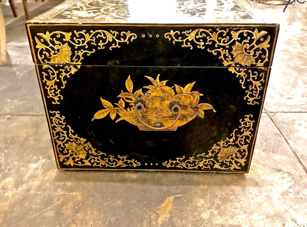 Hand-Painted 20th Century Chinese Painted Lacquered Chinoiserie Trunk or Chest