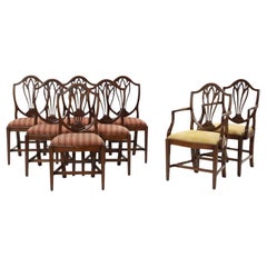 Ensemble de 8 chaises de salle à manger George III à dossier bouclier, vers 1760-1780