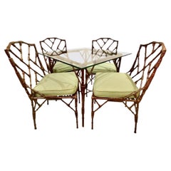 Ensemble de 4 chaises Chippendale chinoises avec table