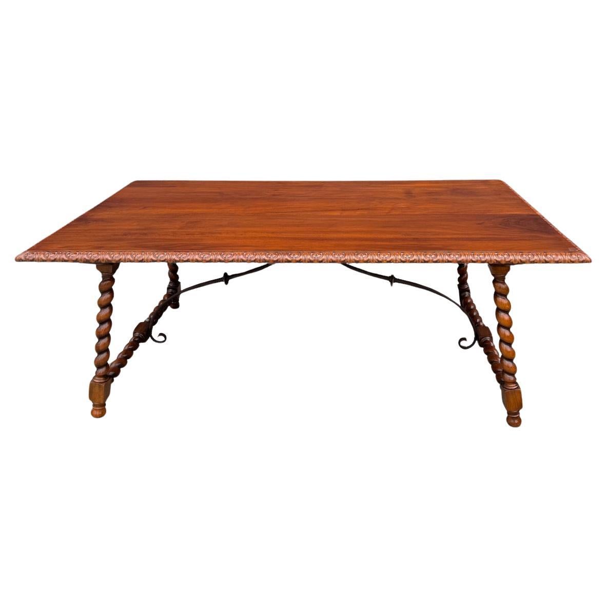 Table de bibliothèque espagnole de style baroque en vente