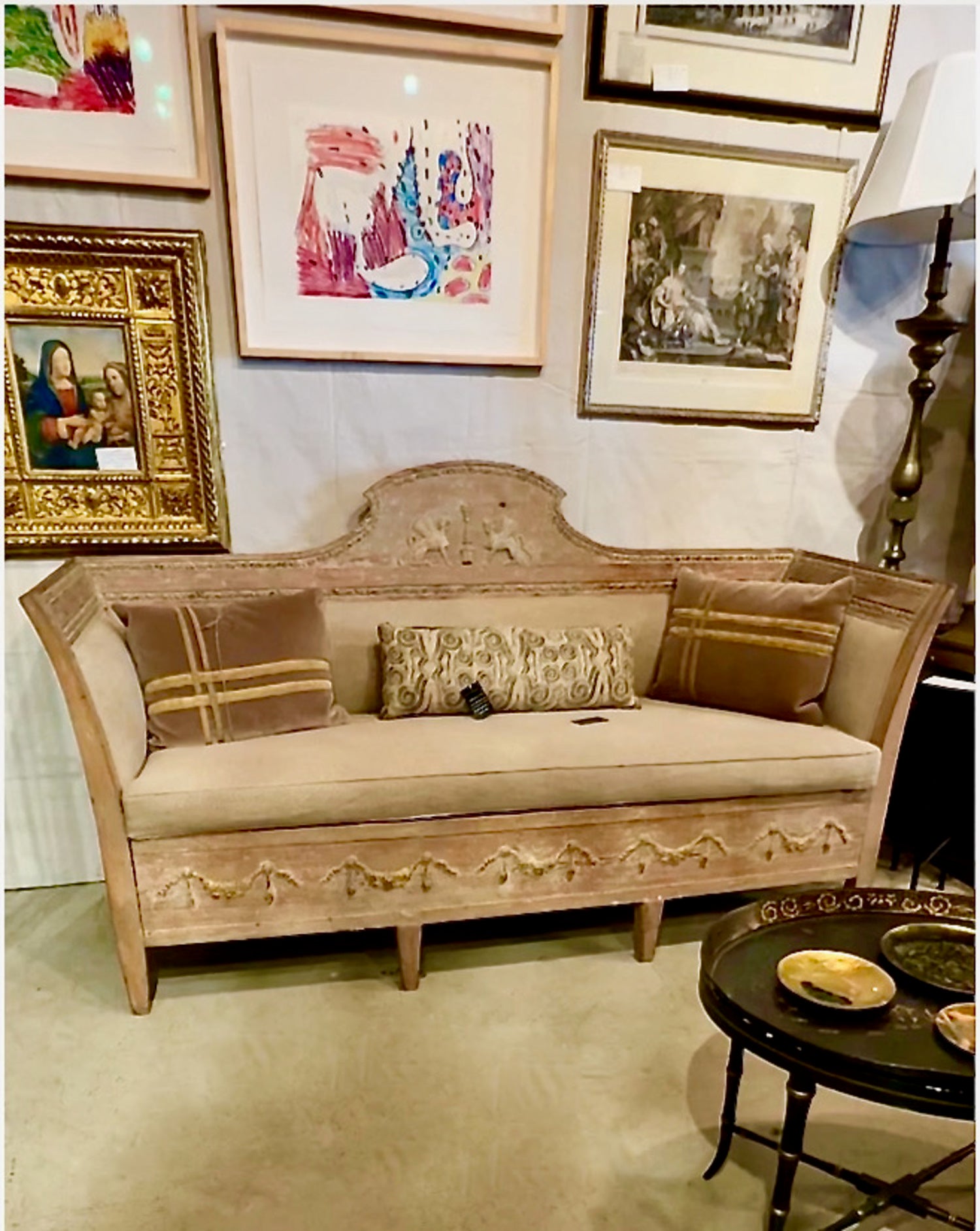 Gustavianisches Sofa, frühes 19. Jahrhundert im Angebot 3