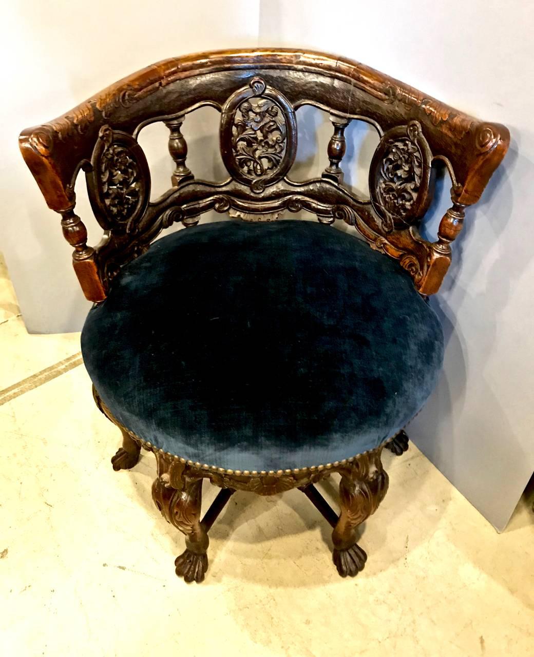 19th Century Anglo-Raj Barrel Back Chair In Good Condition In Pasadena, CA