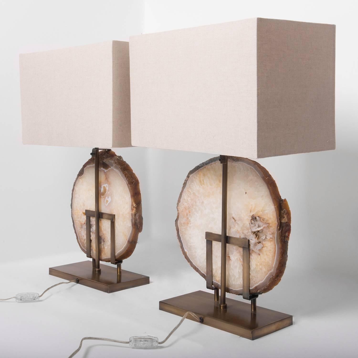 Polished Pair of Brazilian Beige Agate Table Lamps, Brushed Brass Base, Beige Linen Shade