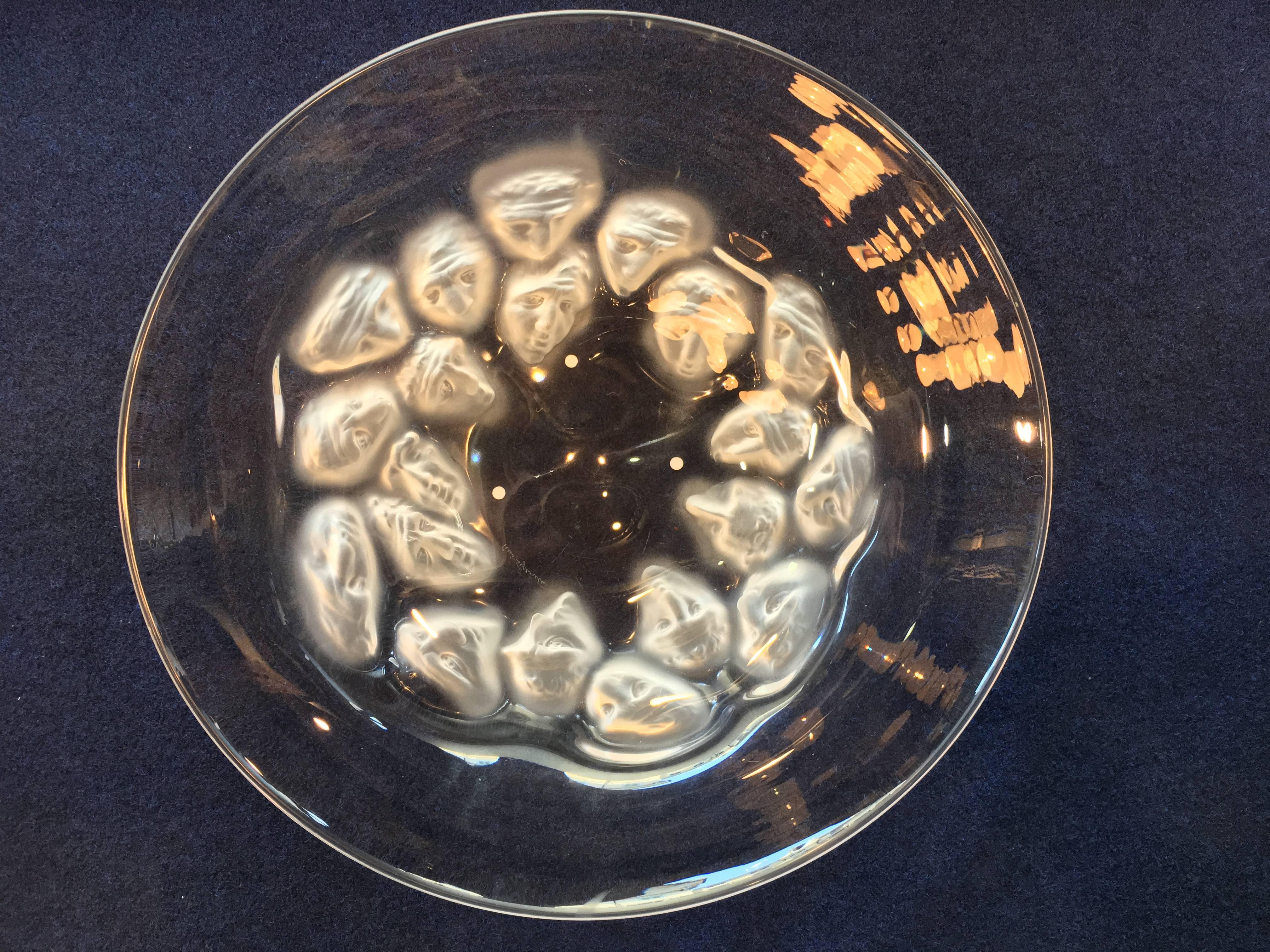Wonderful glass dish with faces
Blown glass
Vetreria Signoretto
Murano - Venice
Made in Italy
Signed 