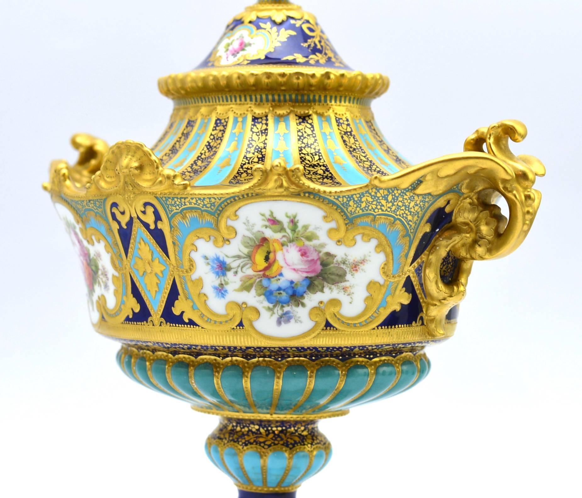 Royal Crown Derby Vase and Cover by Desire Leroy In Excellent Condition For Sale In Adelaide, South Australia