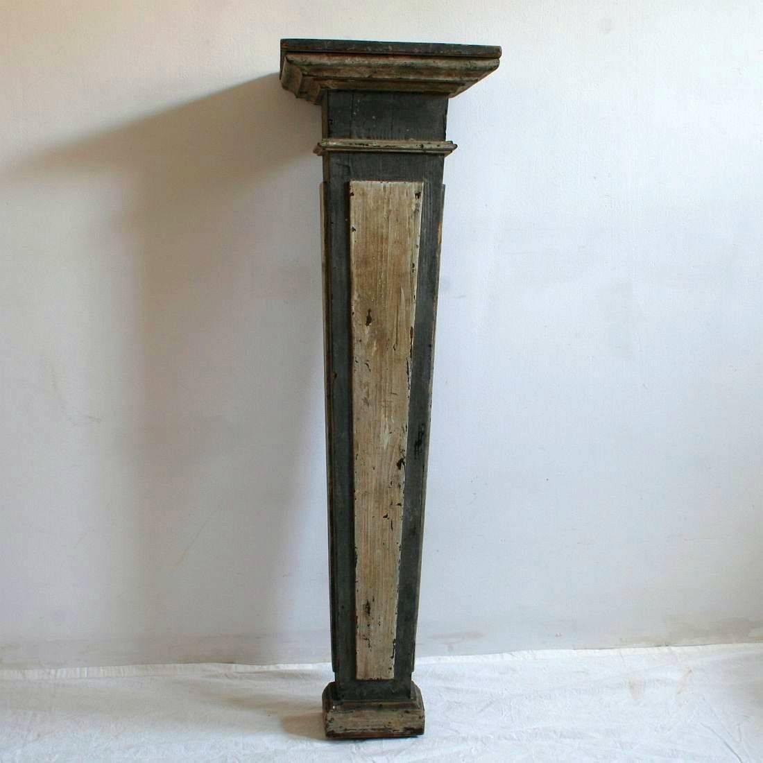 Beautiful and slender pedestal to be attached to a wall. Original paint, patina.


  