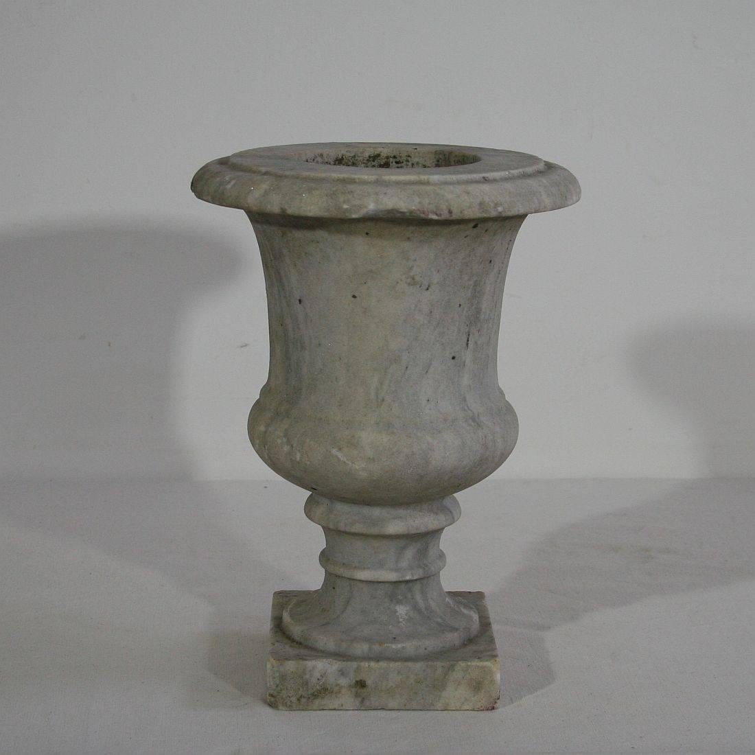 Rare white marble vase-garden urn. Beautiful decorative centrepiece.
England, circa 1800-1850.
Weathered, some small losses.