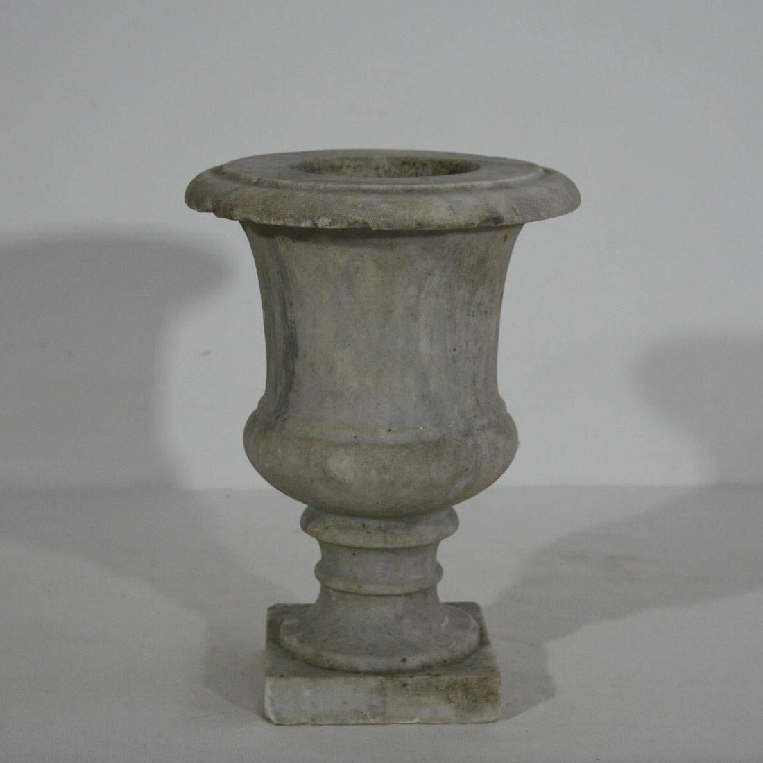 English 19th Century White Marble Garden Urn In Good Condition In Buisson, FR