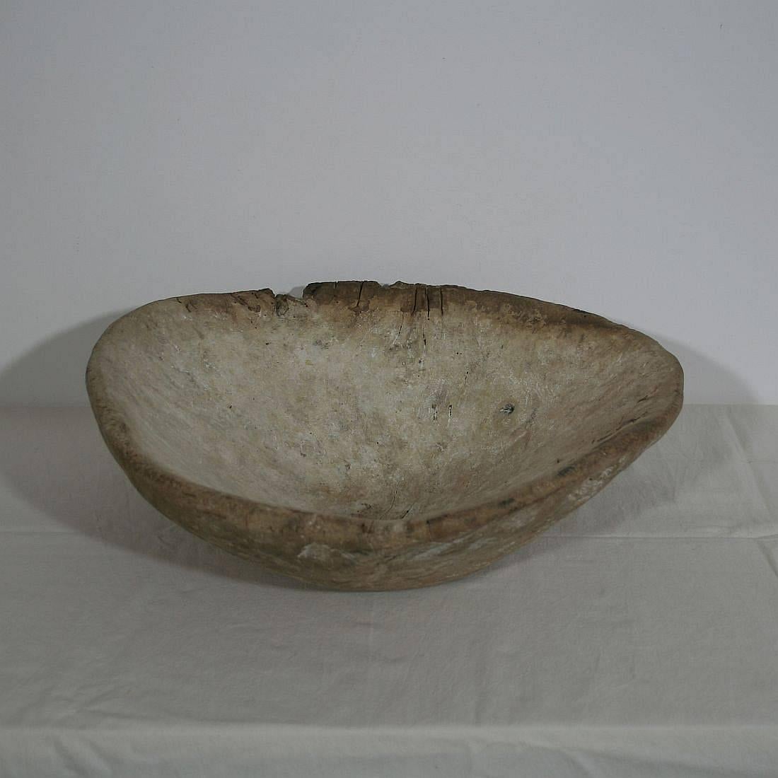 Large 19th Century French Wooden Bowl with Collection of Carved Wooden Balls In Fair Condition In Buisson, FR