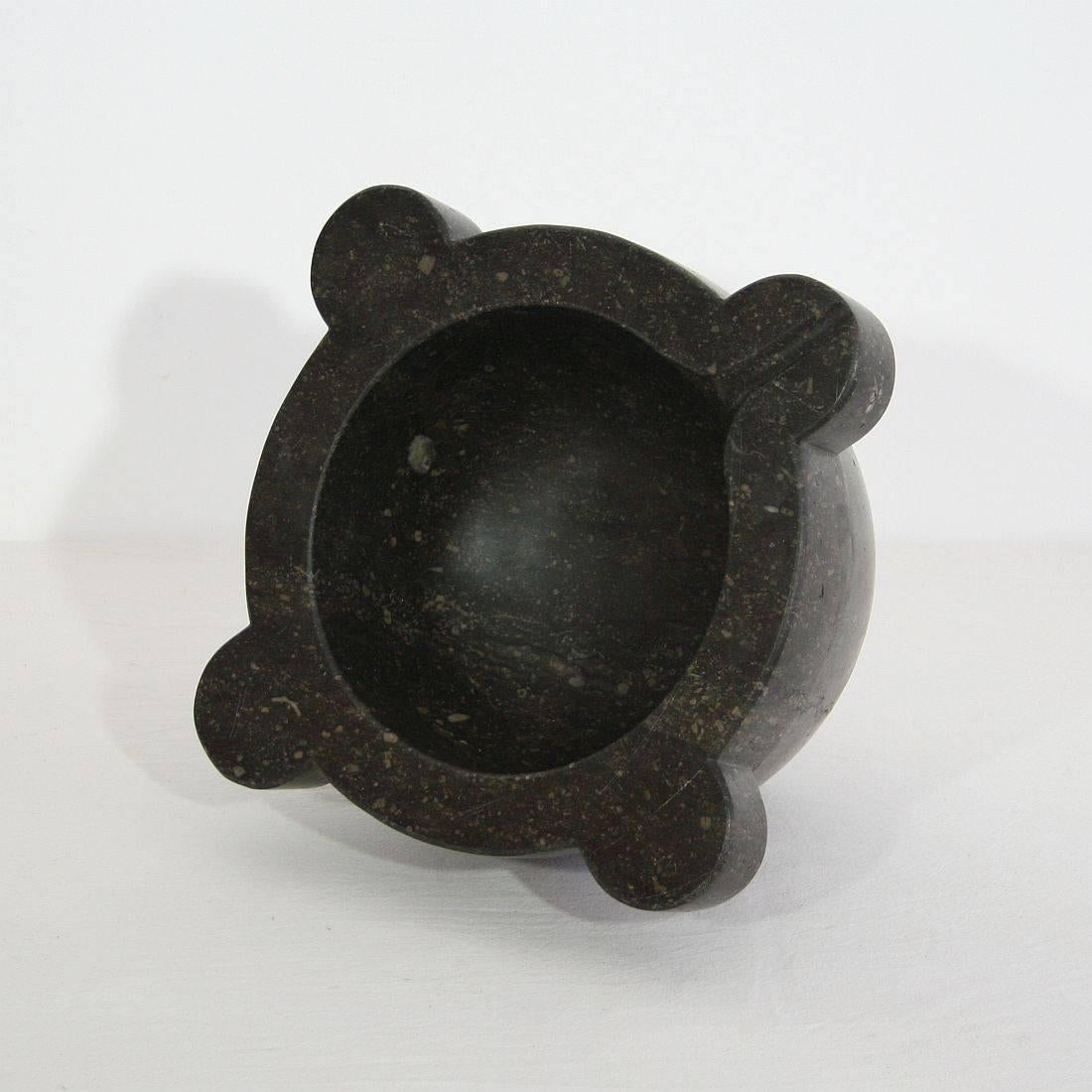 19th Century, French Black Marble Mortar In Good Condition In Buisson, FR