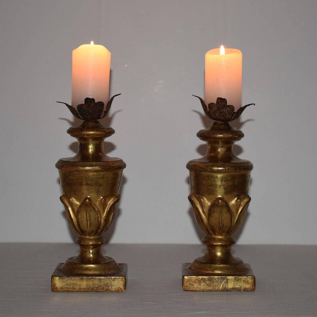 Great pair of small gilded candleholders with their original gilding
Italy, circa 1780-1800. Good condition.