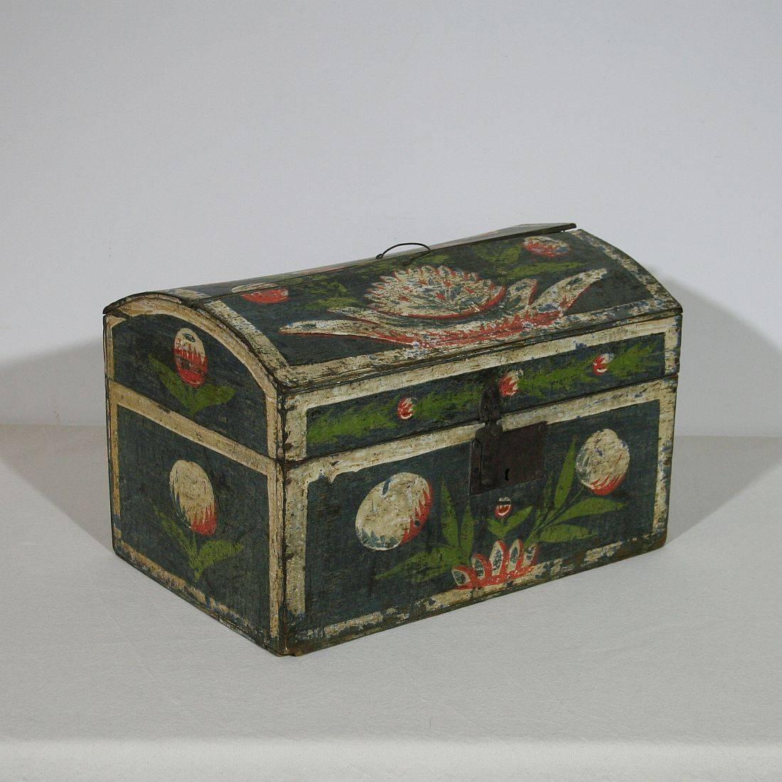 Beautiful painted wooden weddingbox with its original decor and wrought iron lock (no key). Weathered but stunning color.
  