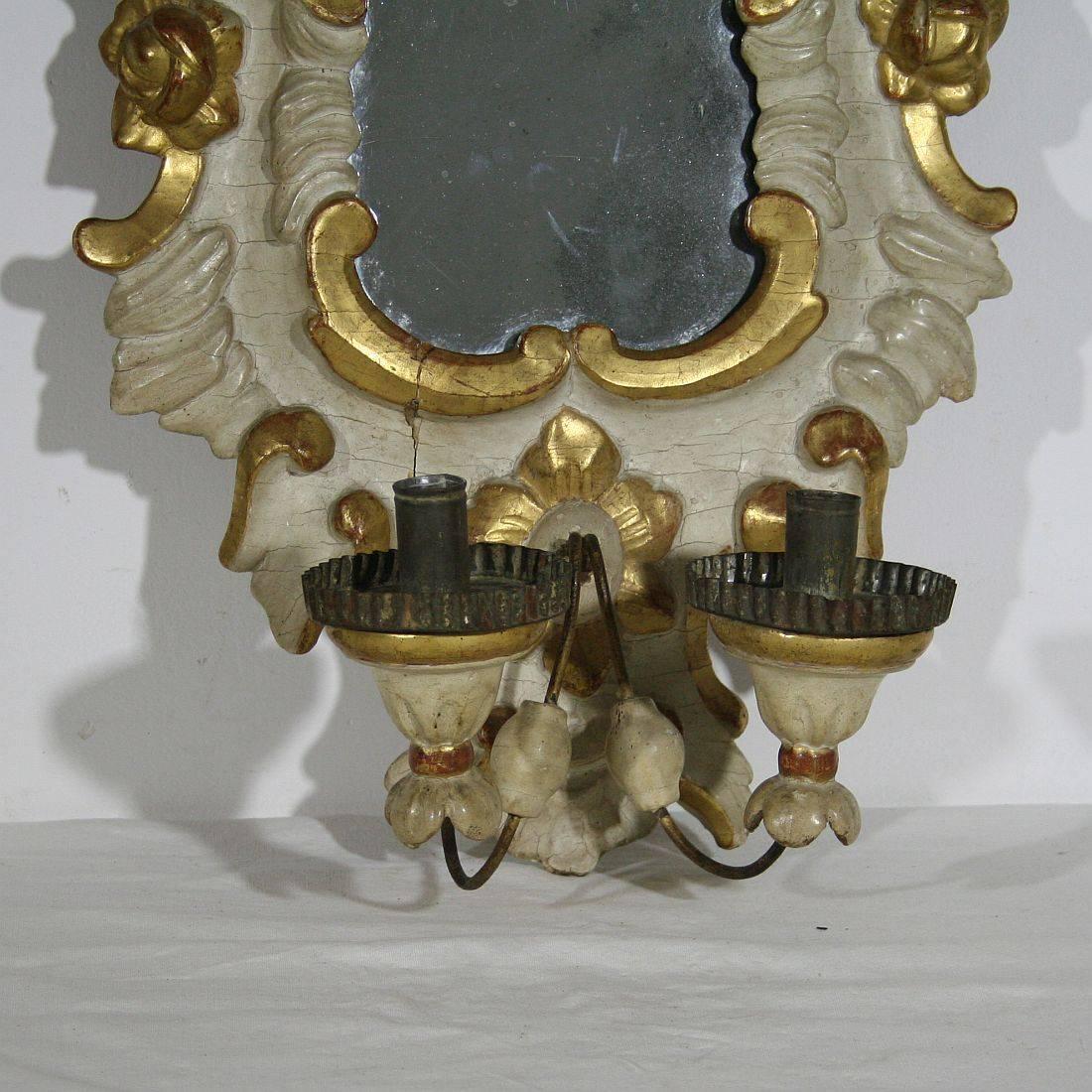 Italian 18th Century Carved  Wooden Baroque Girandole Mirror with Sconce 1