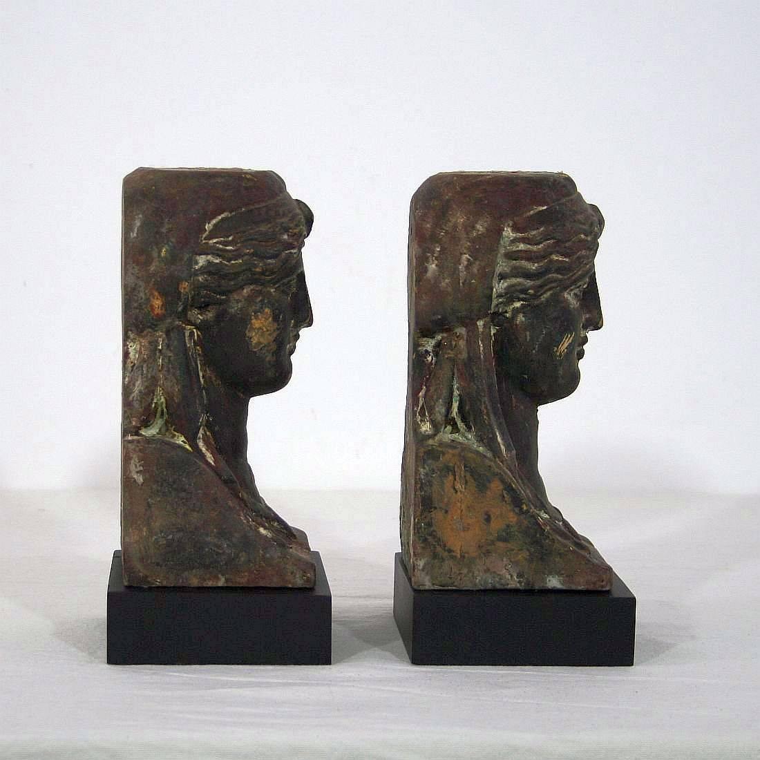 Pair of Large Early 19th Century French Empire Heads / Furniture Fragments In Good Condition In Buisson, FR