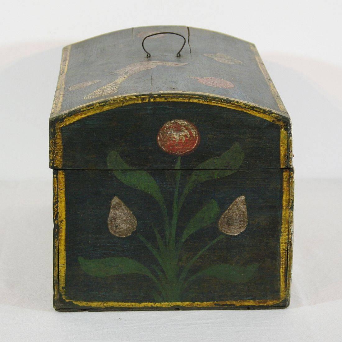 19th Century French Folk Art Weddingbox with a Bird from Normandy In Good Condition In Buisson, FR