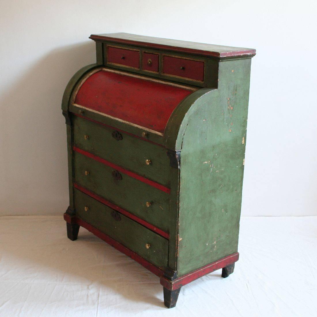 Rare Early 19th Century Dutch Painted Barley Storage Cabinet In Good Condition In Buisson, FR