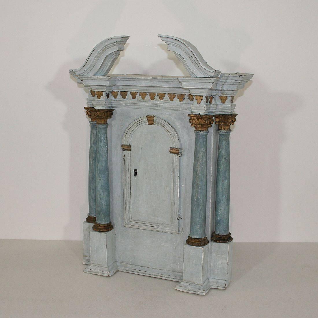 Great Baroque tabernacle with stunning color and Korinthian columns
Austria, 18th century
Weathered, small losses, old repairs and to my opinion paint of later date.
More pictures available on request.
