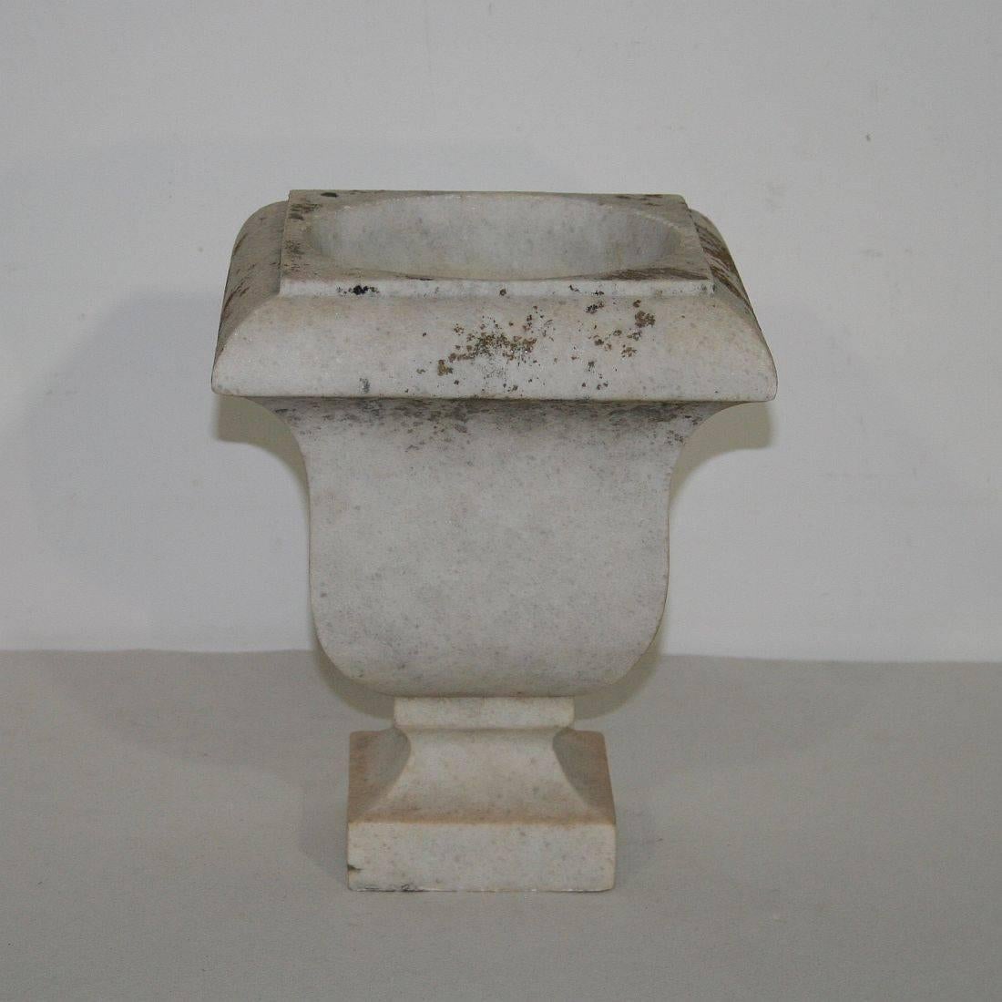 Beautiful weathered marble garden urn
France, circa 1850
Weathered.