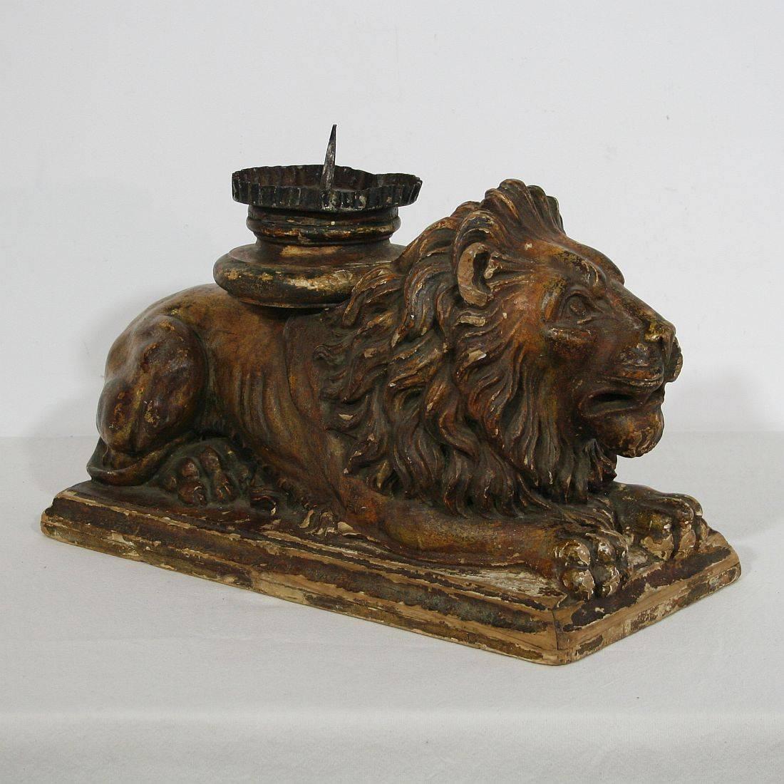 Unique and beautiful item. Carved wooden lion with candle-holder. Original period piece,
Italy, circa 1750.
Weathered. More pictures are available on request.