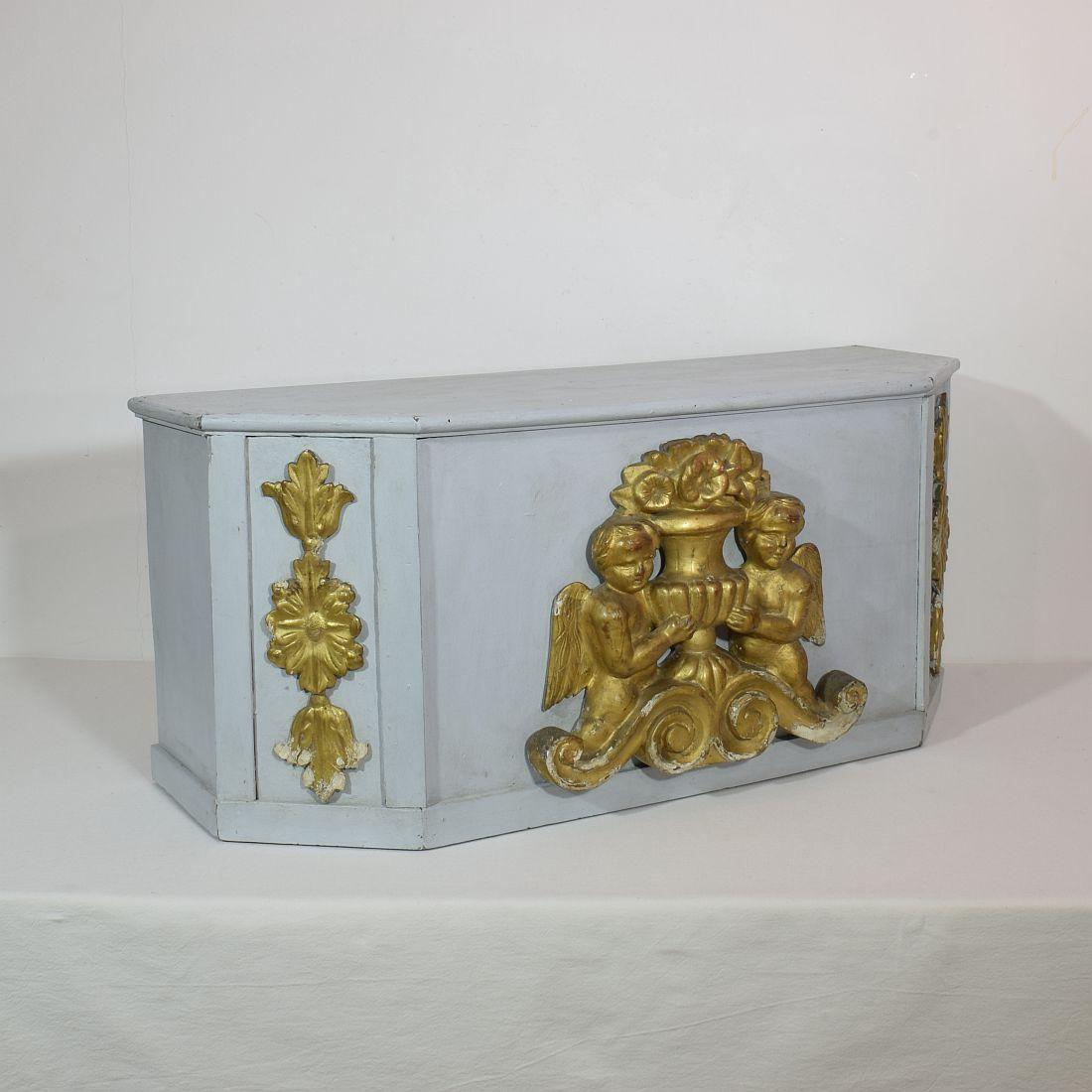 18th Century Italian Neoclassical Carved Wooden Altar In Good Condition For Sale In Buisson, FR