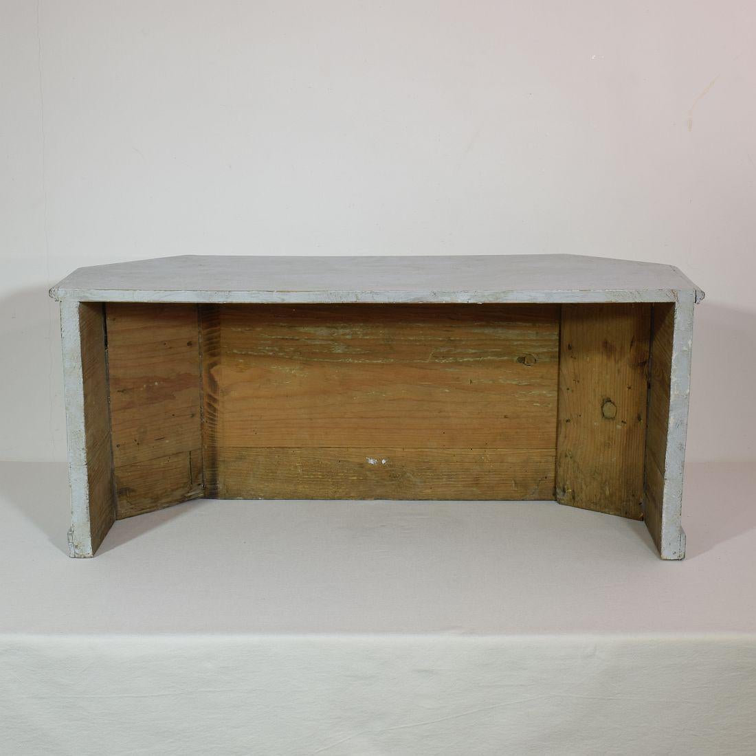 18th Century Italian Neoclassical Carved Wooden Altar For Sale 1