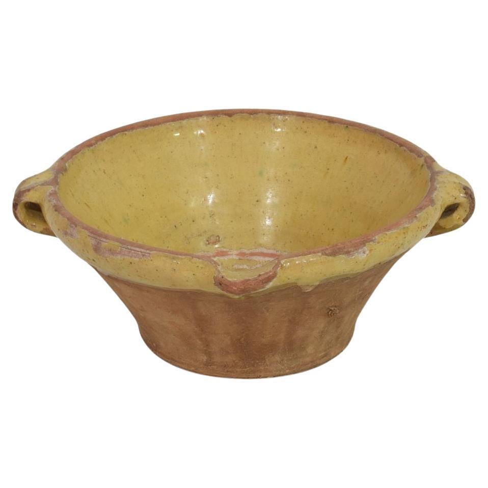 Piccola ciotola da latte o tan in terracotta smaltata gialla francese del XIX secolo