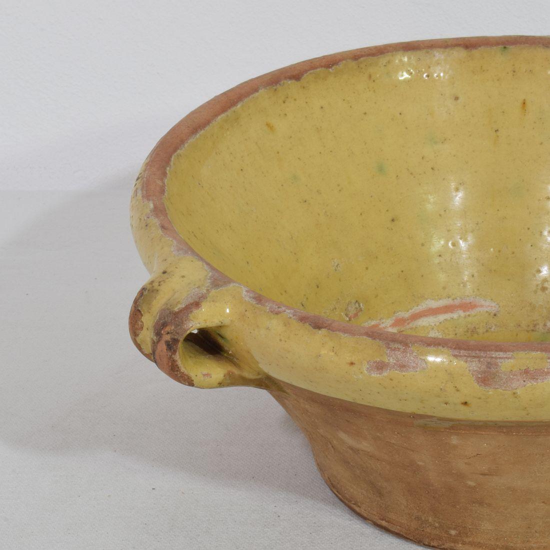 Piccola ciotola da latte o tan in terracotta smaltata gialla francese del XIX secolo in vendita 3