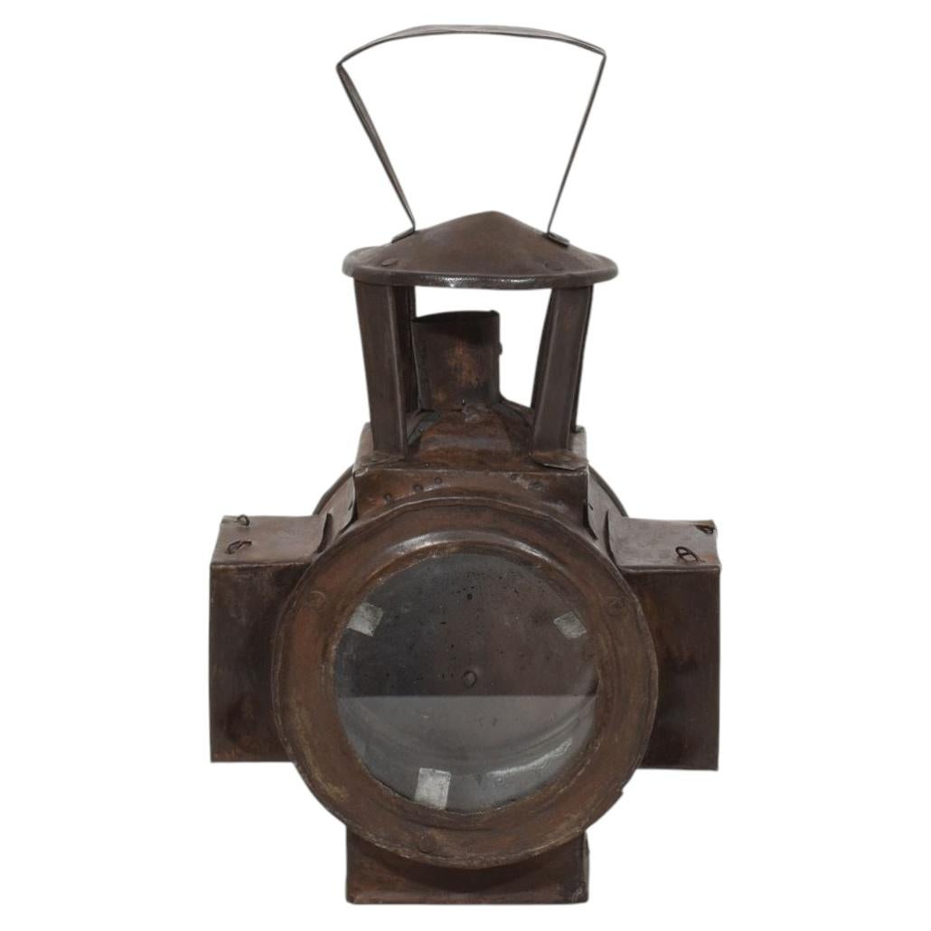 What is the difference between a railroad lamp and a lantern?