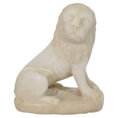 Scultura antica italiana in marmo intagliata a mano in stile barocco naïf raffigurante un leone, 1650-1750